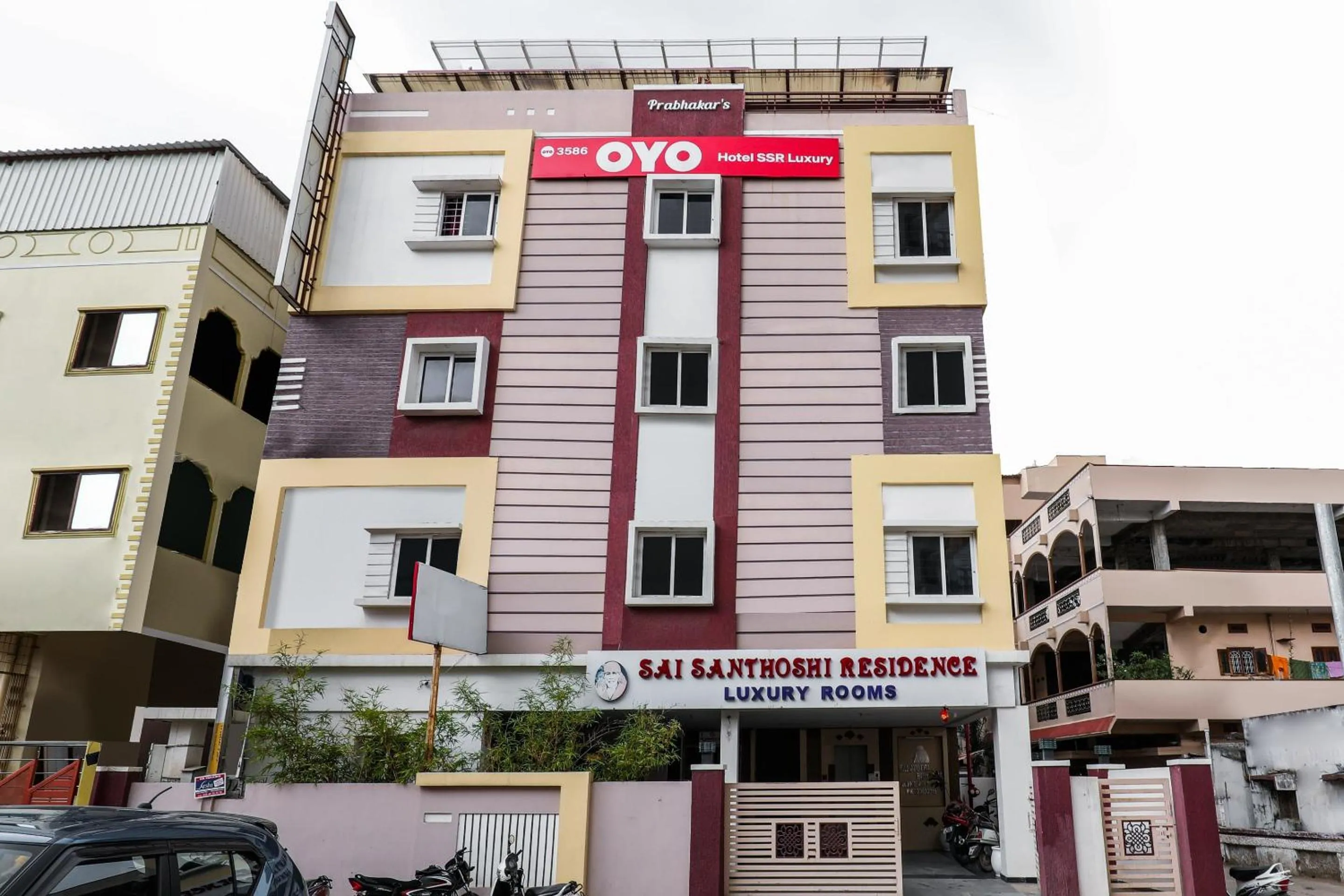 Facade/entrance in Super Hotel O Ssr Luxury Rooms