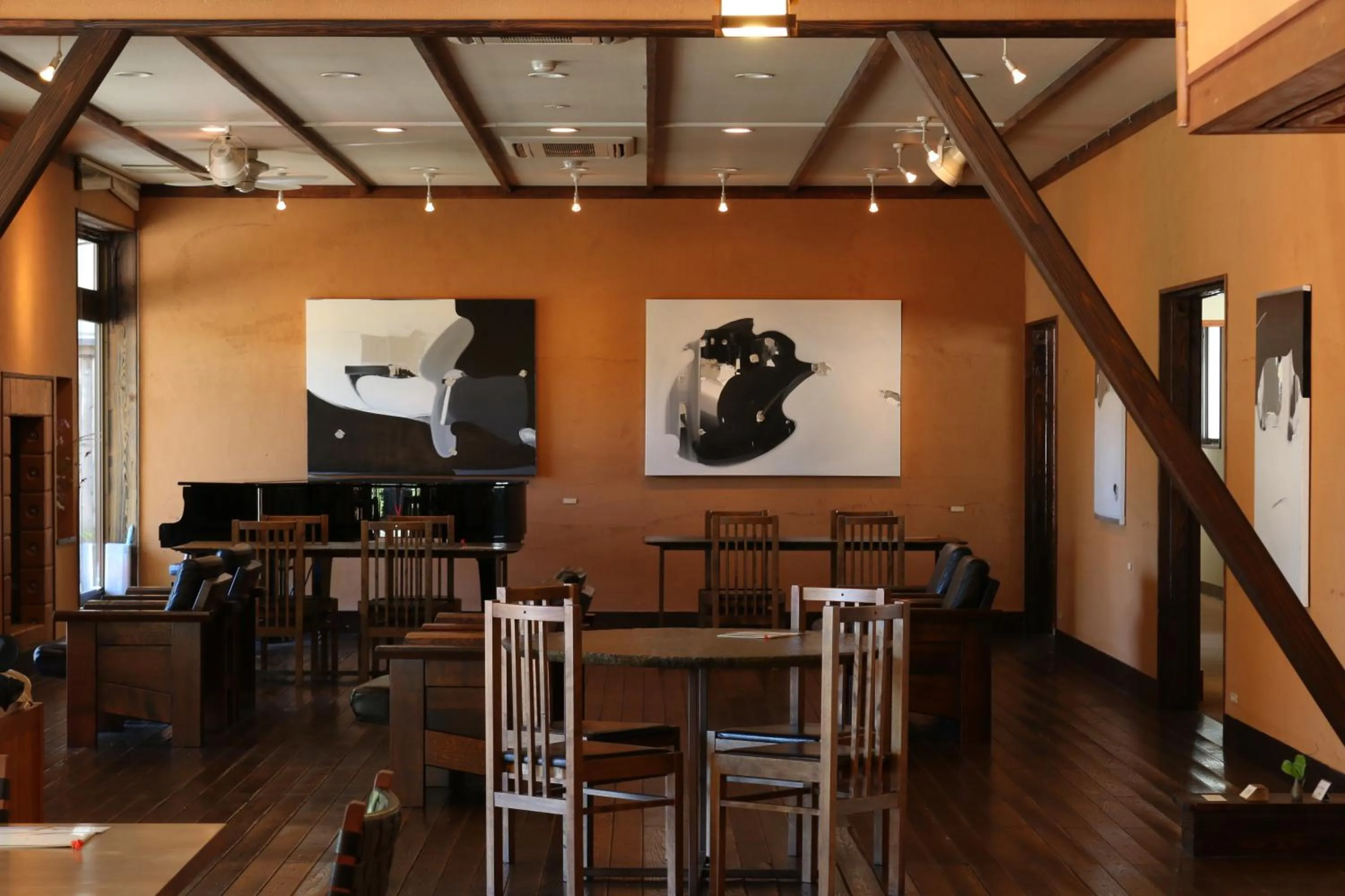 Seating area in Itamuro Onsen Daikokuya