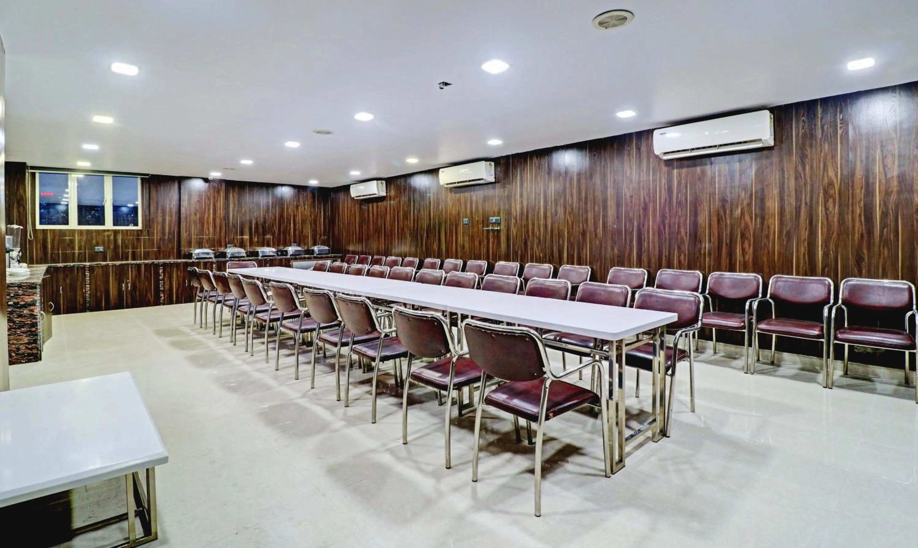 Meeting/conference room in Treebo Orion Sapphire, Beck Bagan