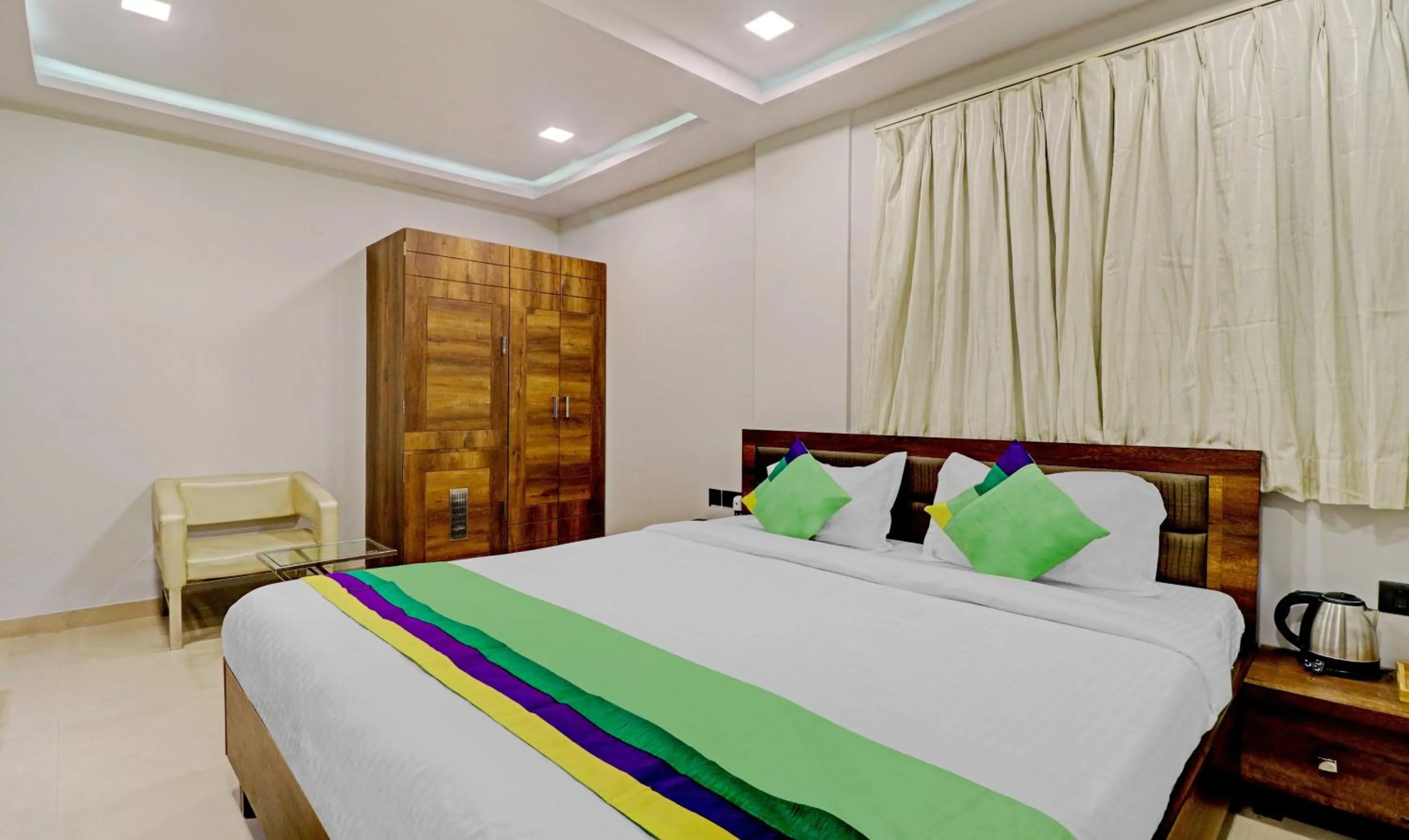 Bedroom, Bed in Treebo Orion Sapphire, Beck Bagan