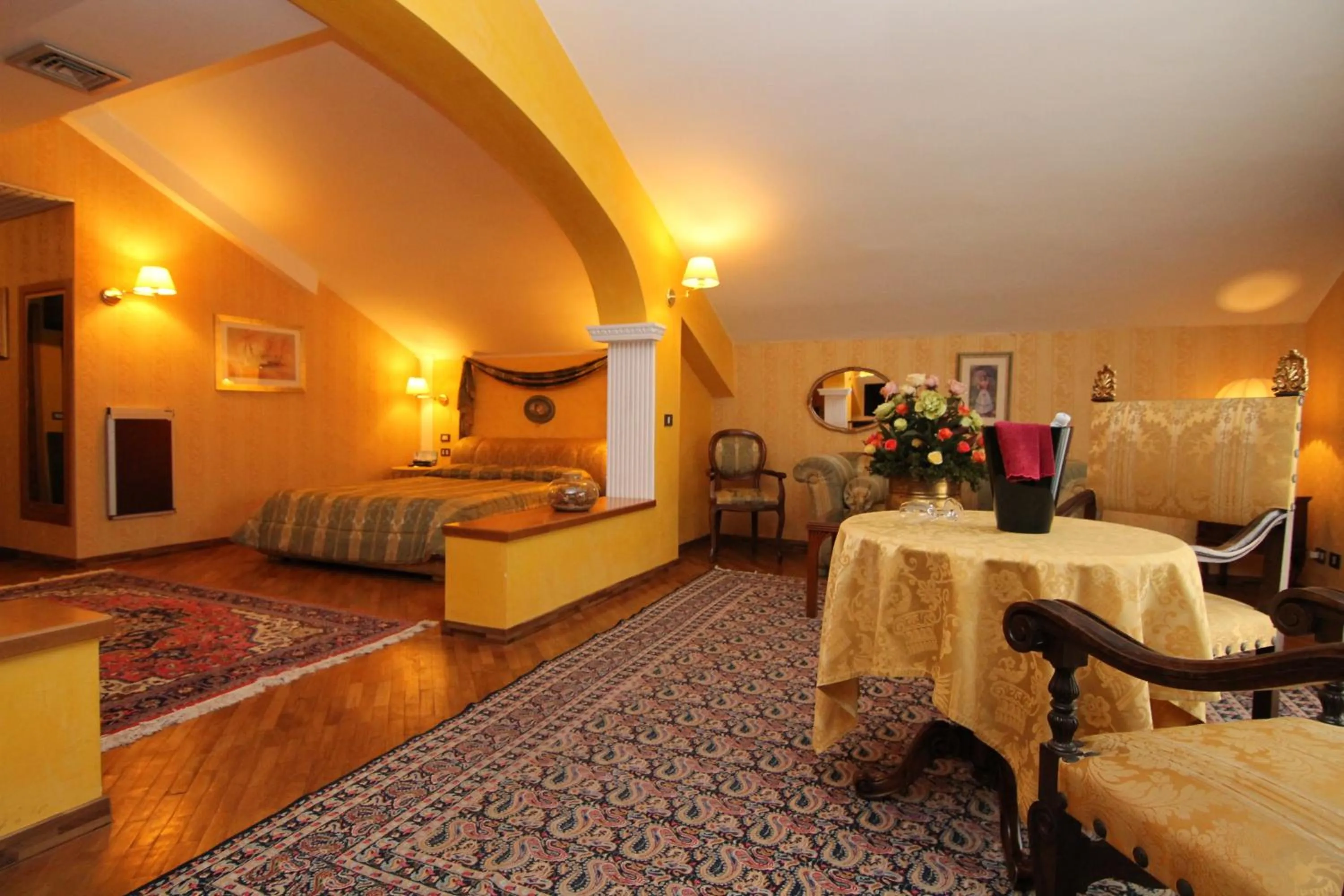 Photo of the whole room in FILIPPONE HOTEL&RISTORANTE