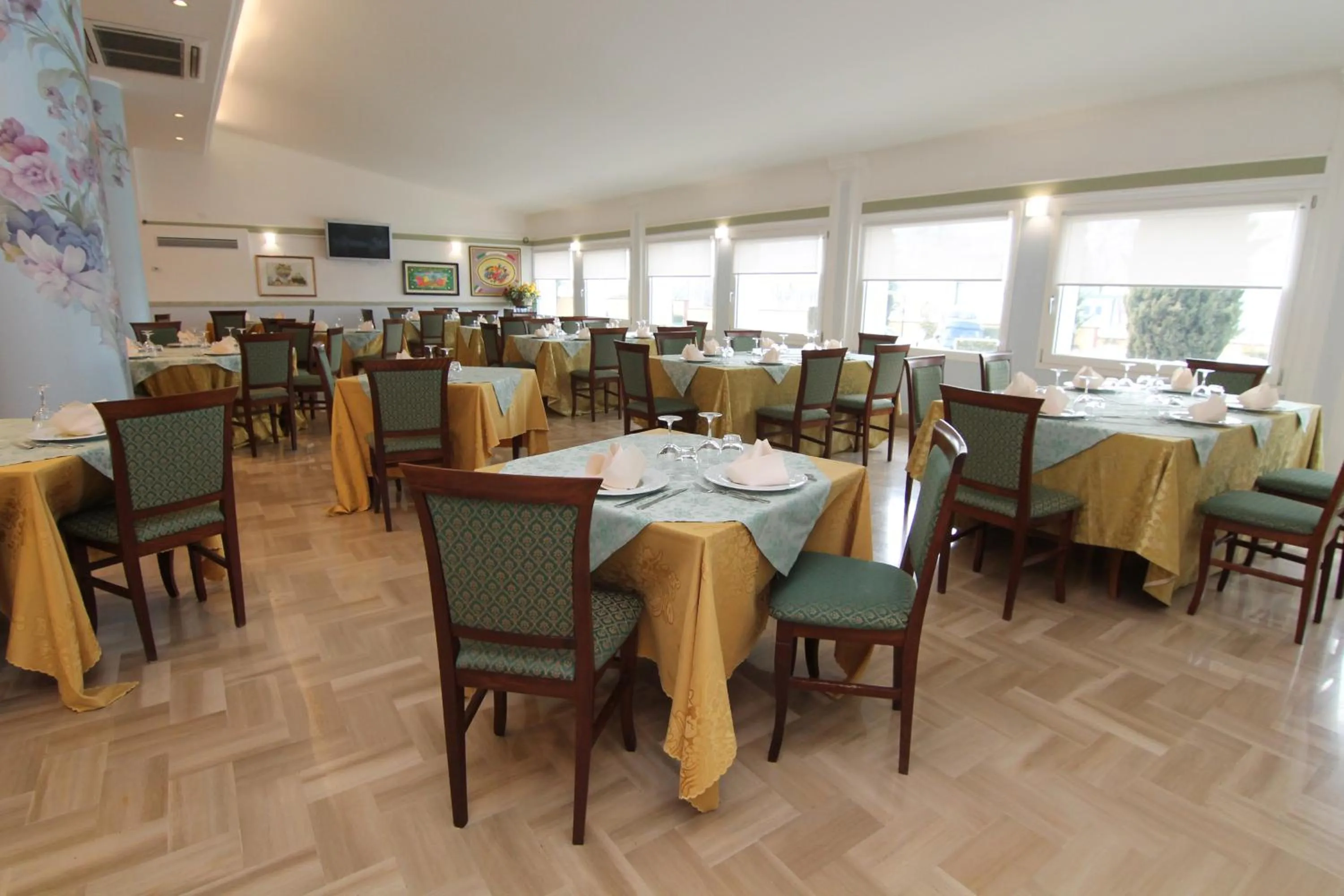 Restaurant/places to eat in FILIPPONE HOTEL&RISTORANTE