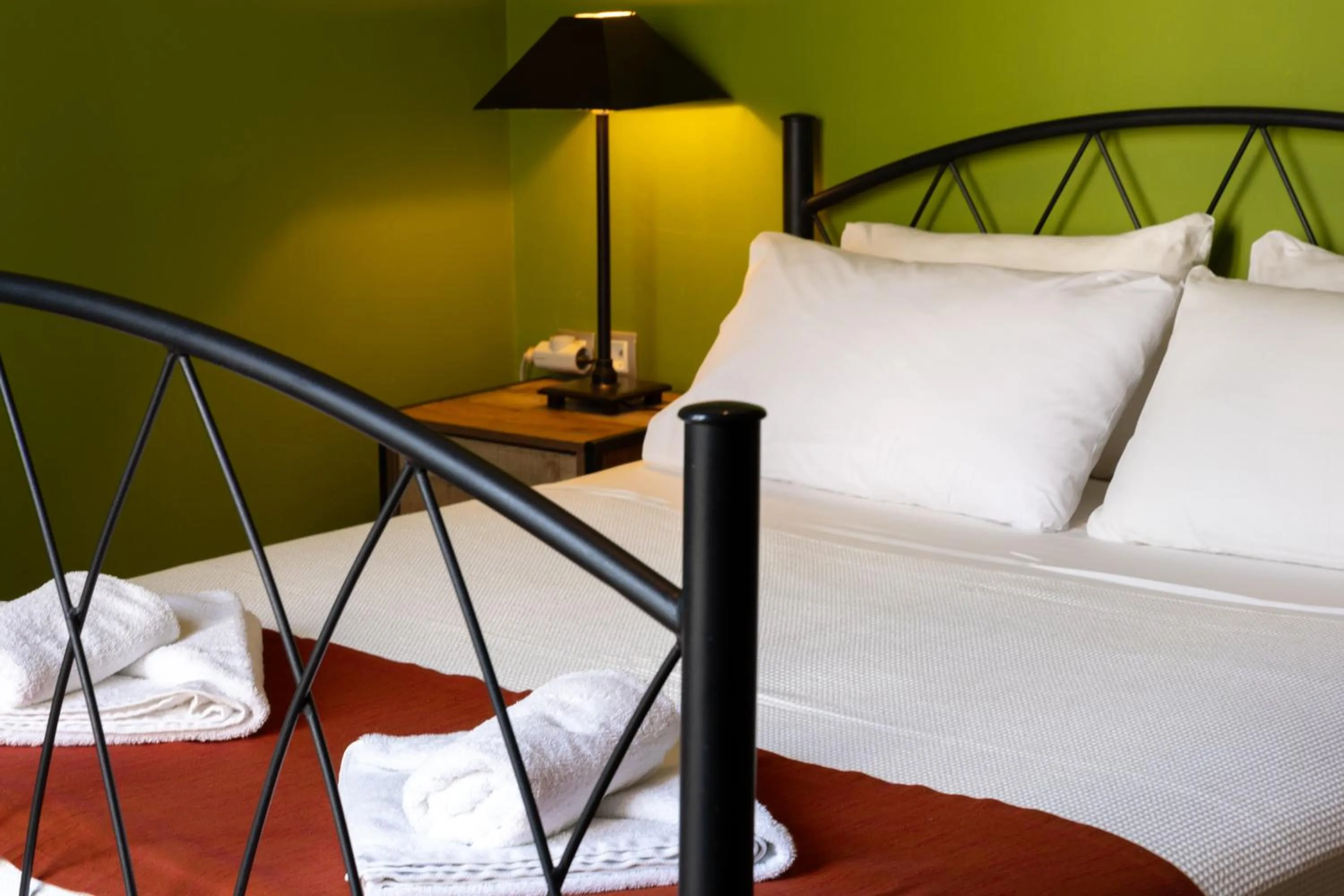 Bed in RentRooms Thessaloniki