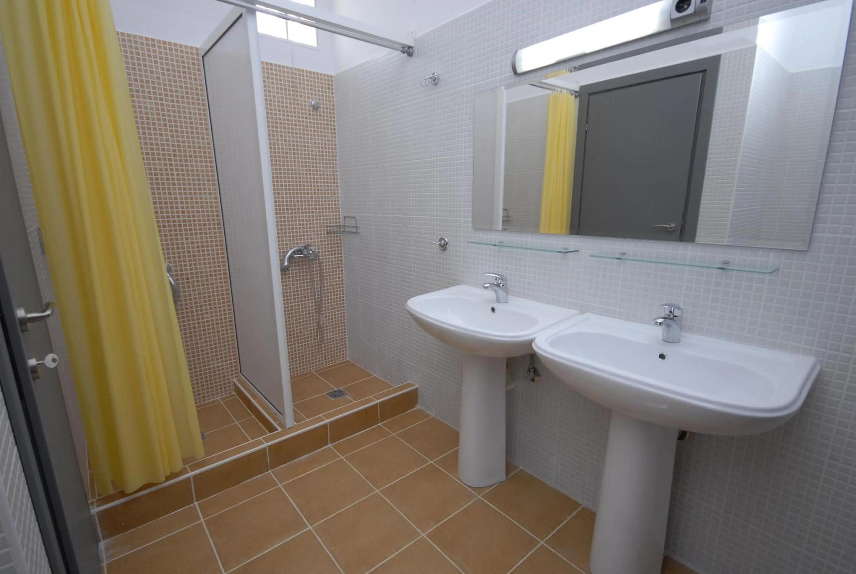 Toilet in RentRooms Thessaloniki