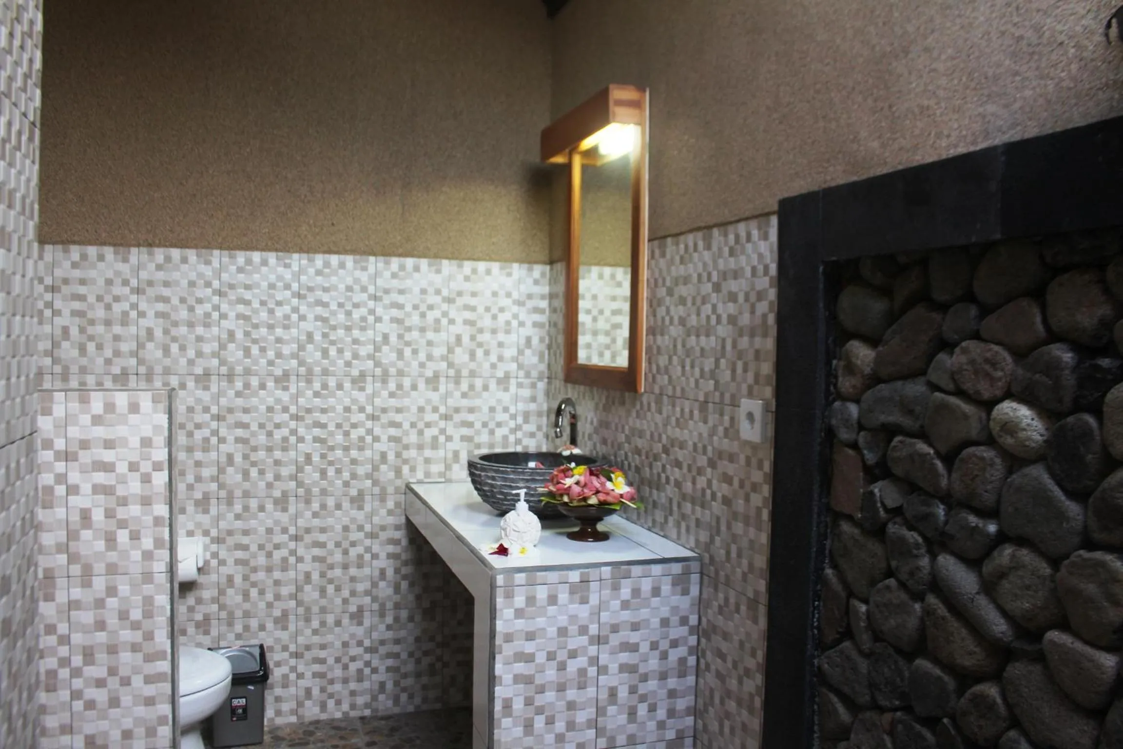 Toilet in Pande Guest House
