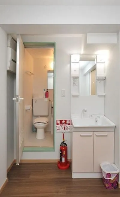 Bathroom in BJ family inn