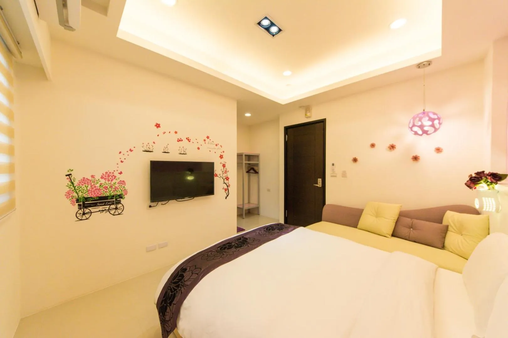 bunk bed, Bed in 醇境民宿市區車庫停車場