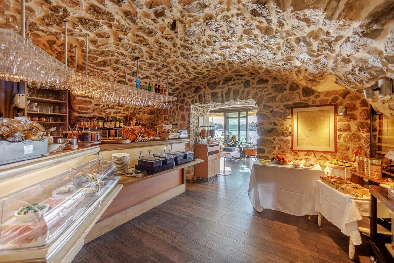 Breakfast in Welcome Hotel