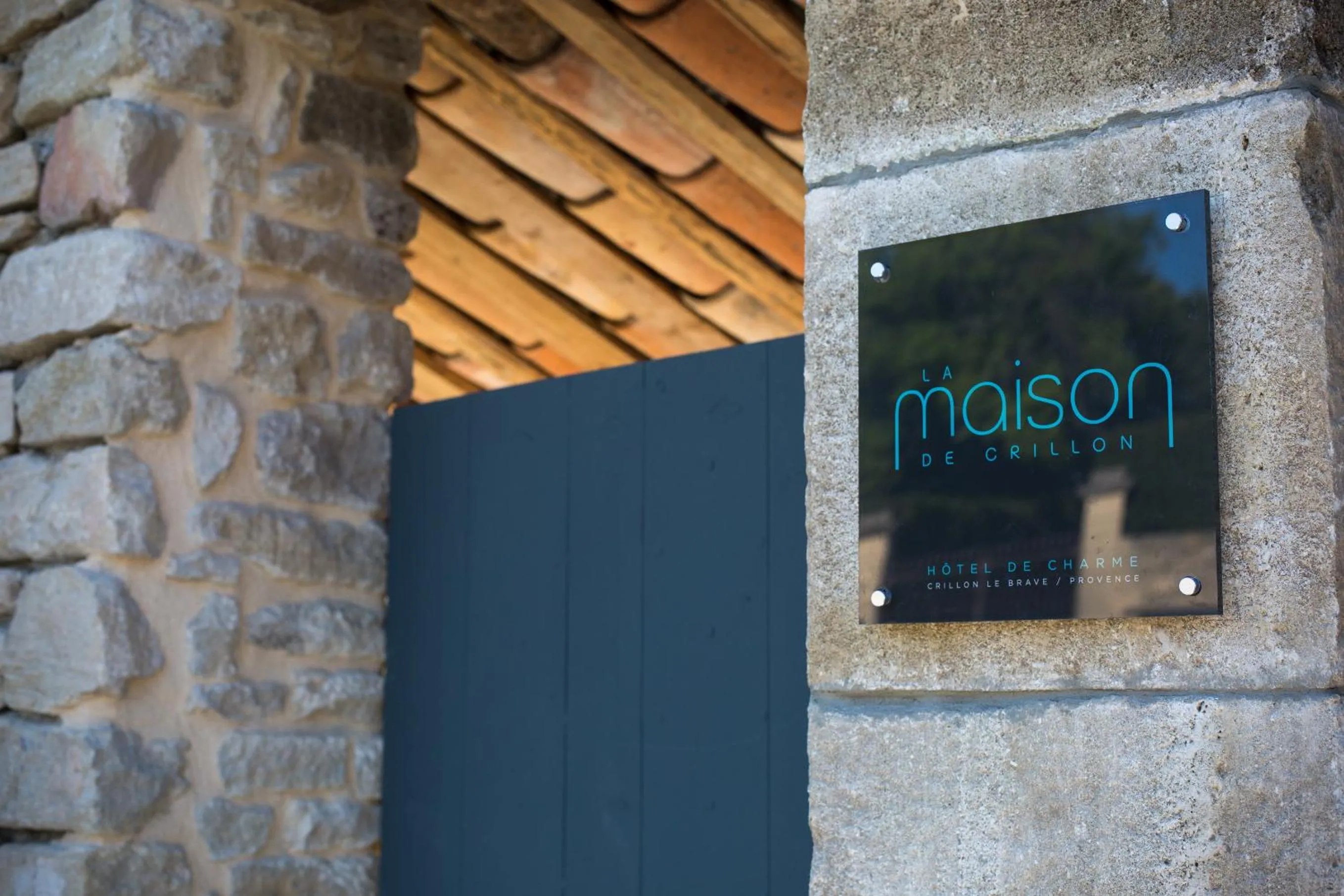 Facade/entrance in Hôtel La Maison de Crillon