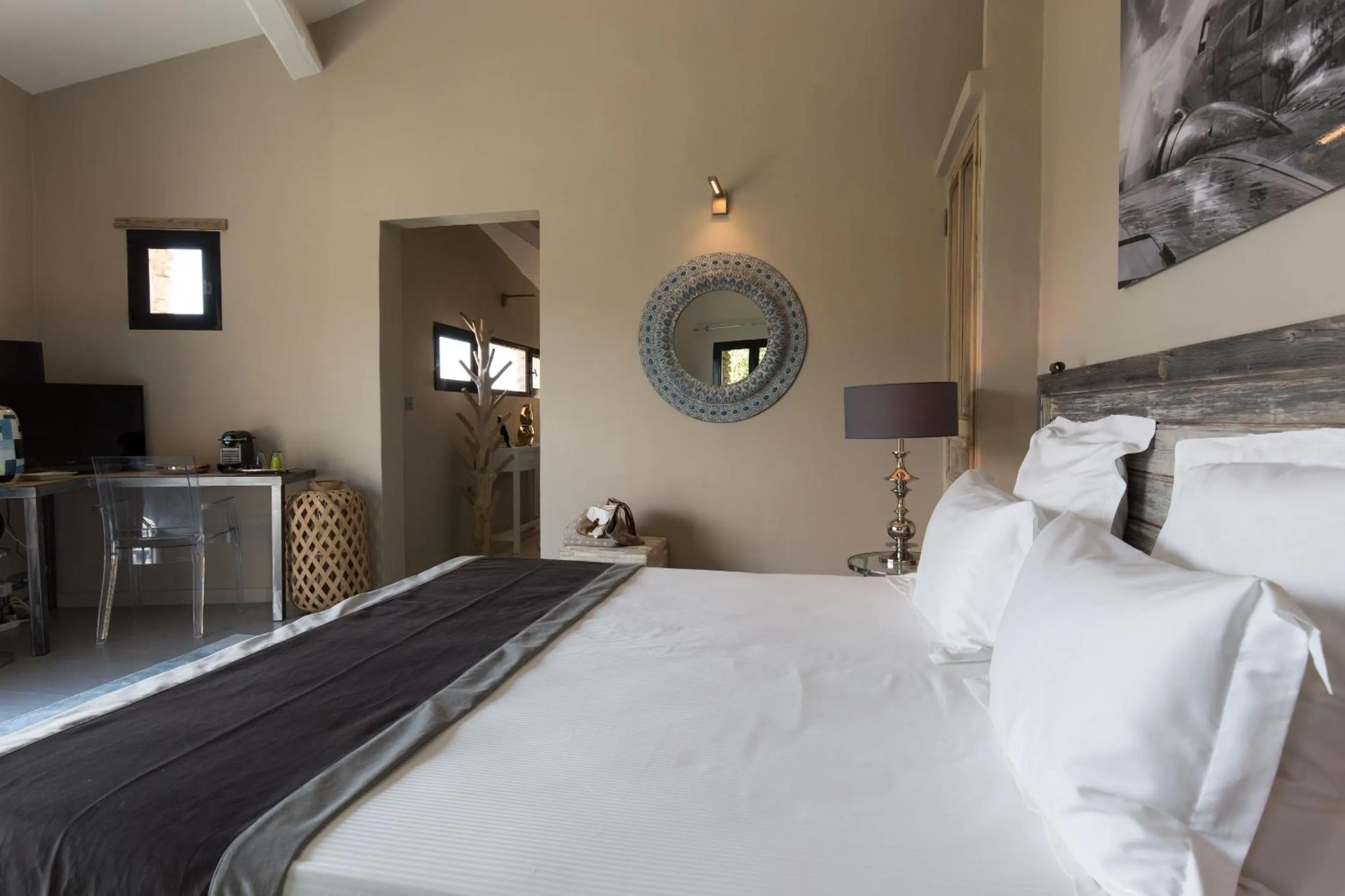 Bedroom, Bed in Hôtel La Maison de Crillon