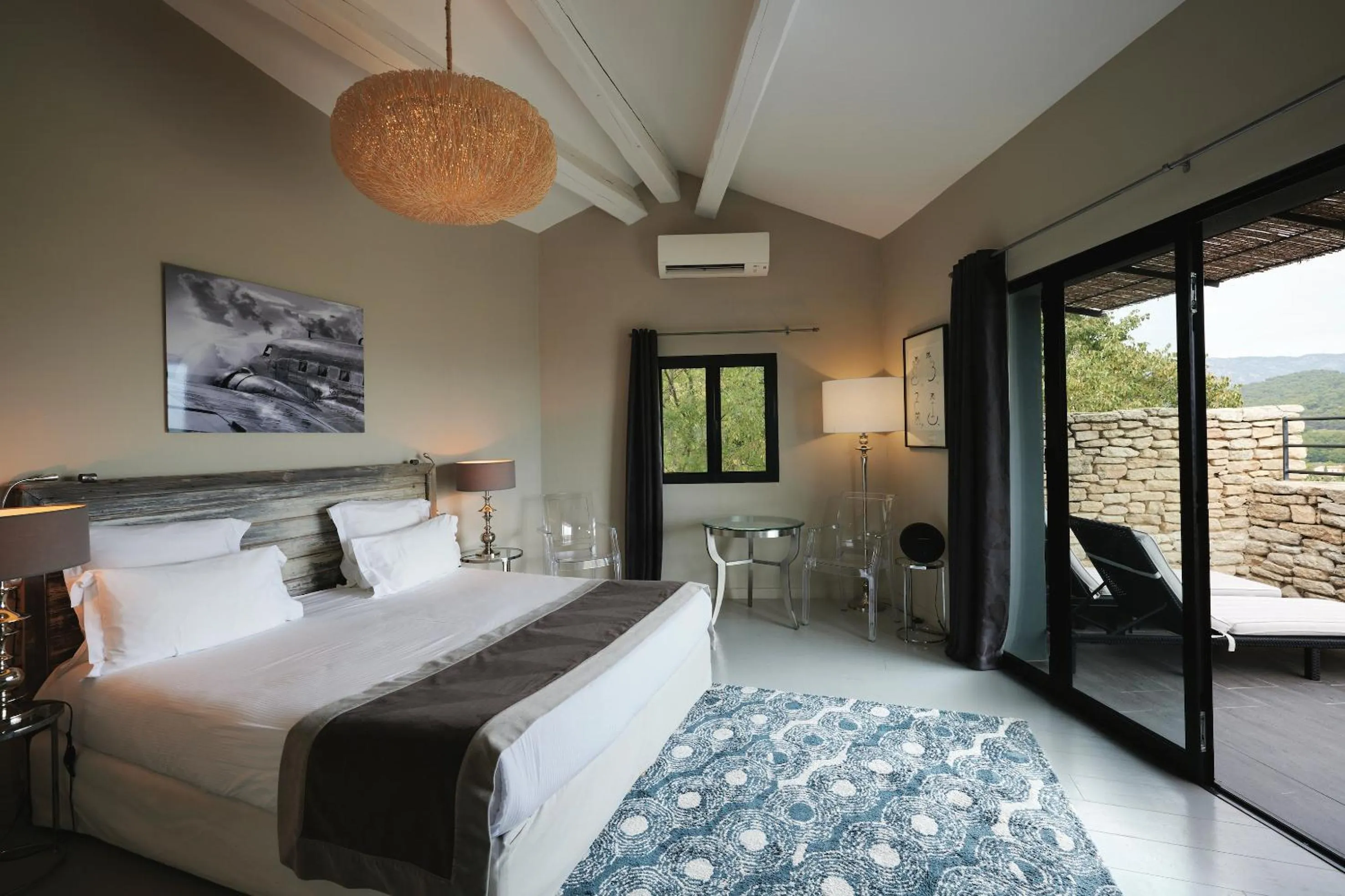 Bed in Hôtel La Maison de Crillon