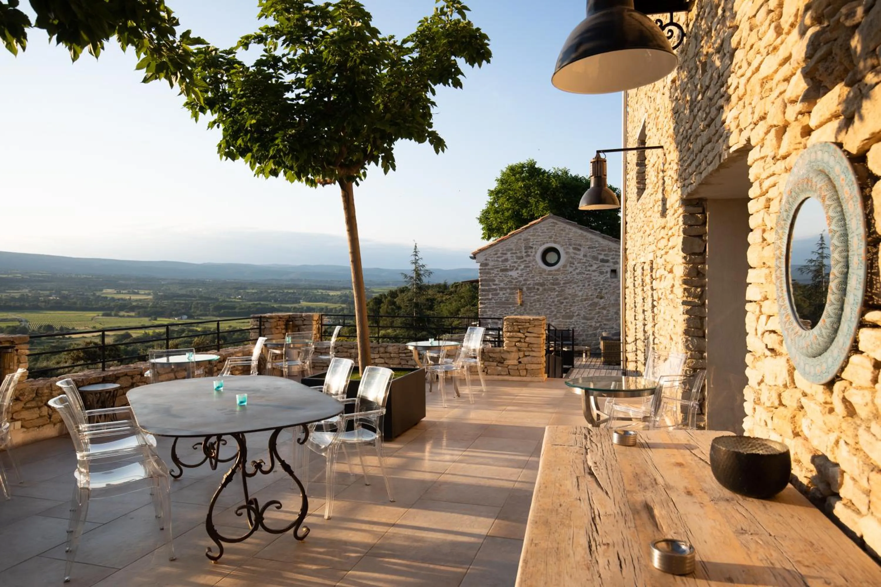 Patio in Hôtel La Maison de Crillon