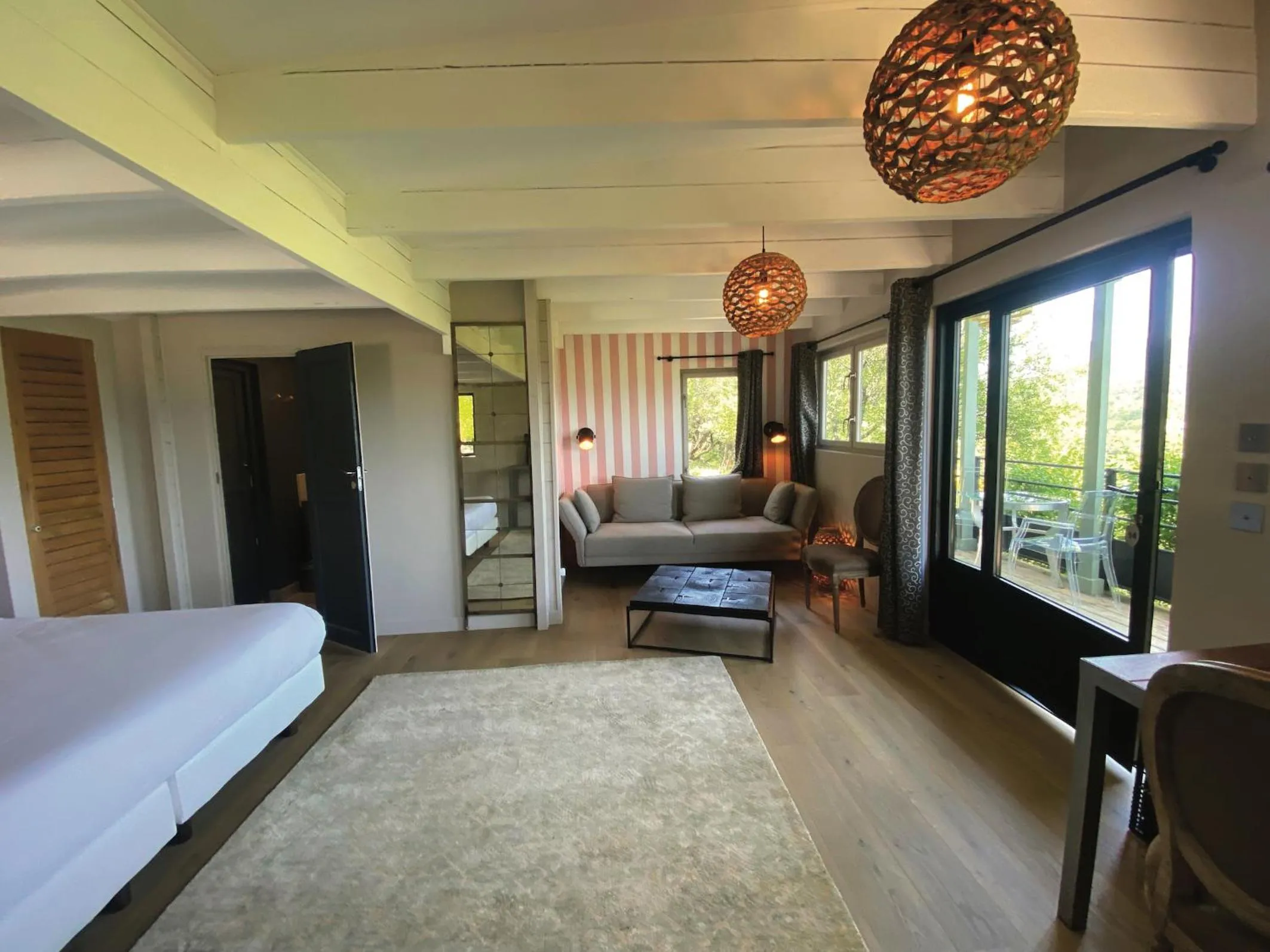 Bed in Hôtel La Maison de Crillon