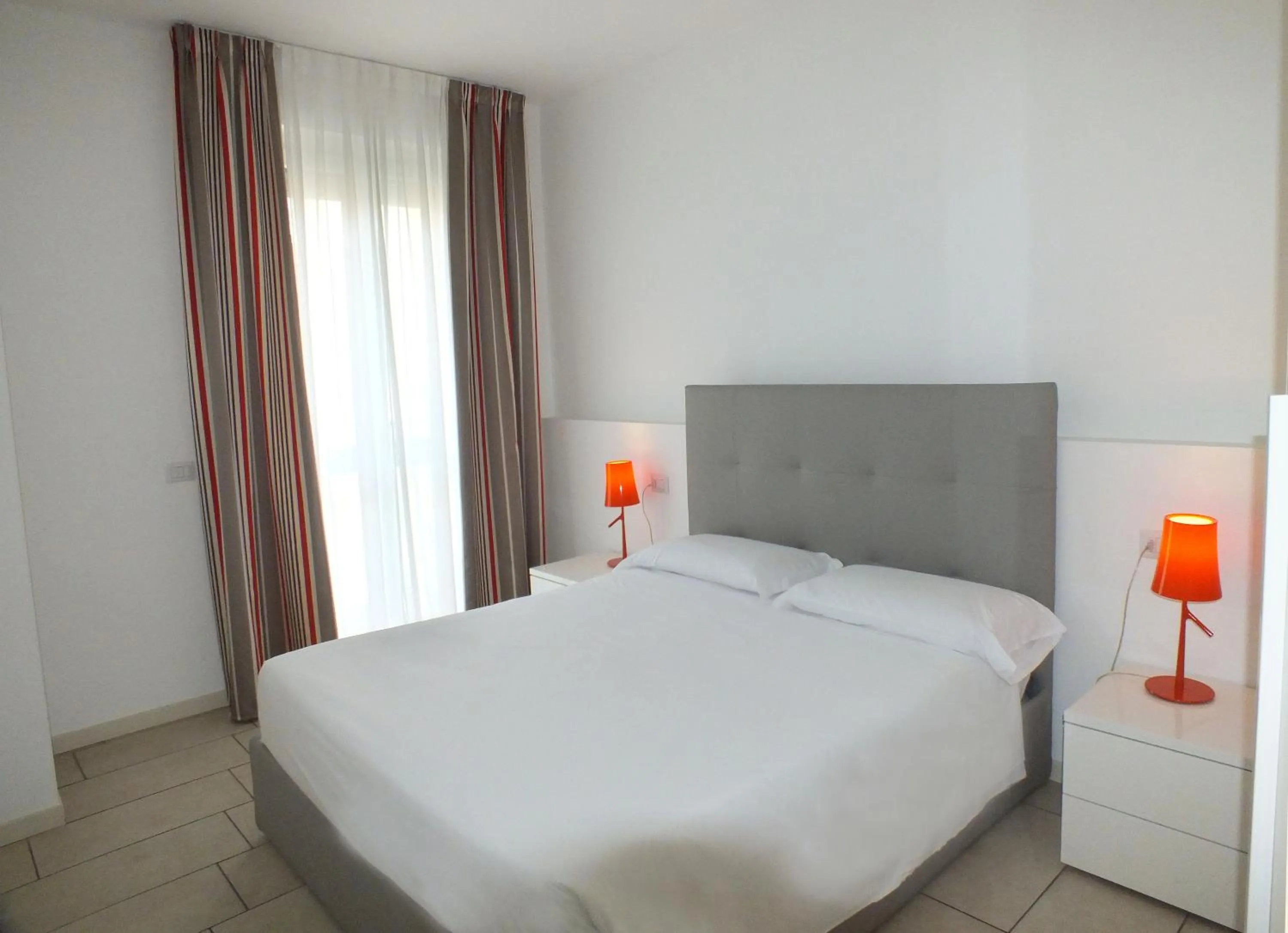 Bed in BB Hotels Aparthotel Visconti