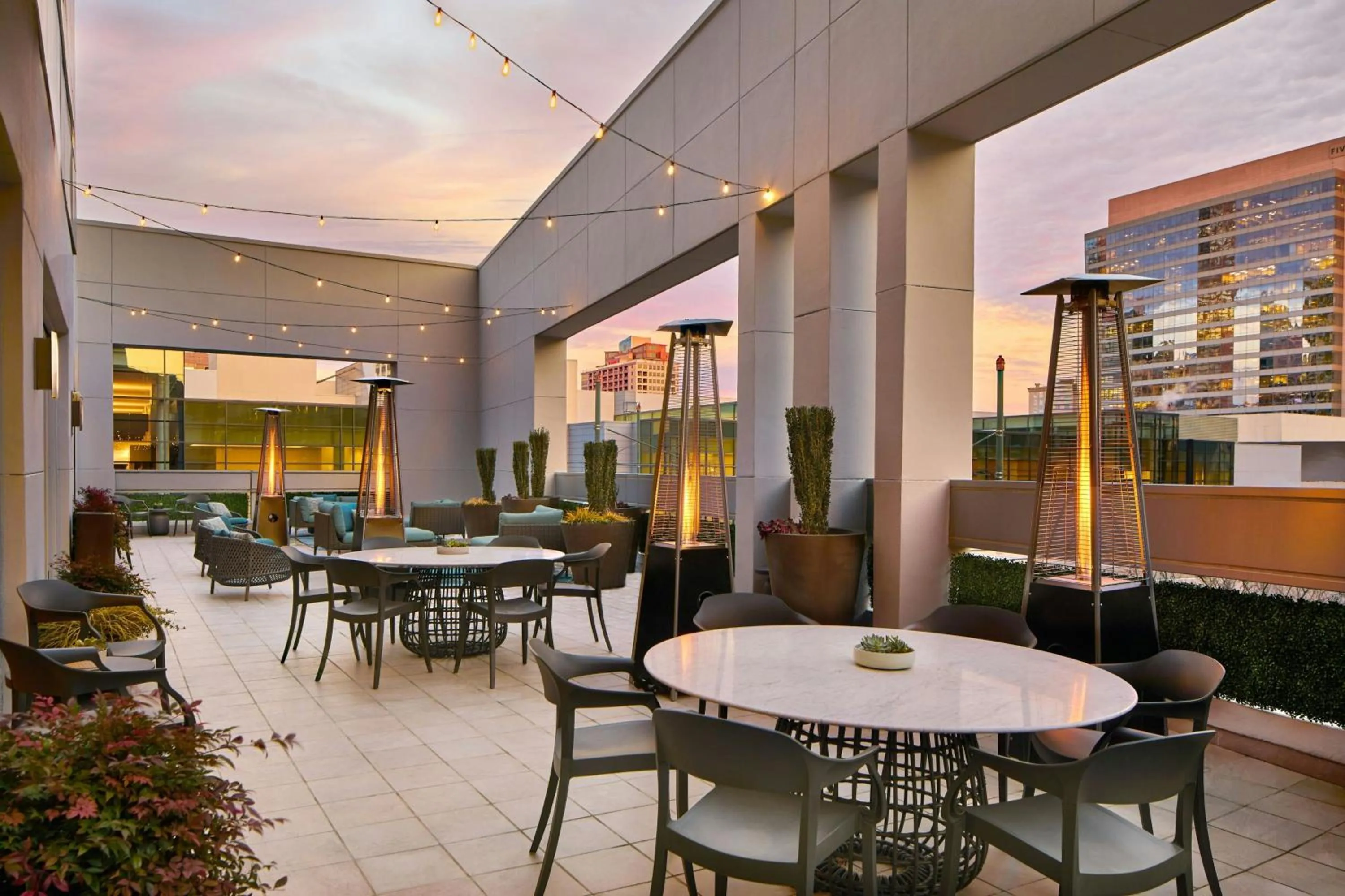 Lounge or bar in The Westin Charlotte