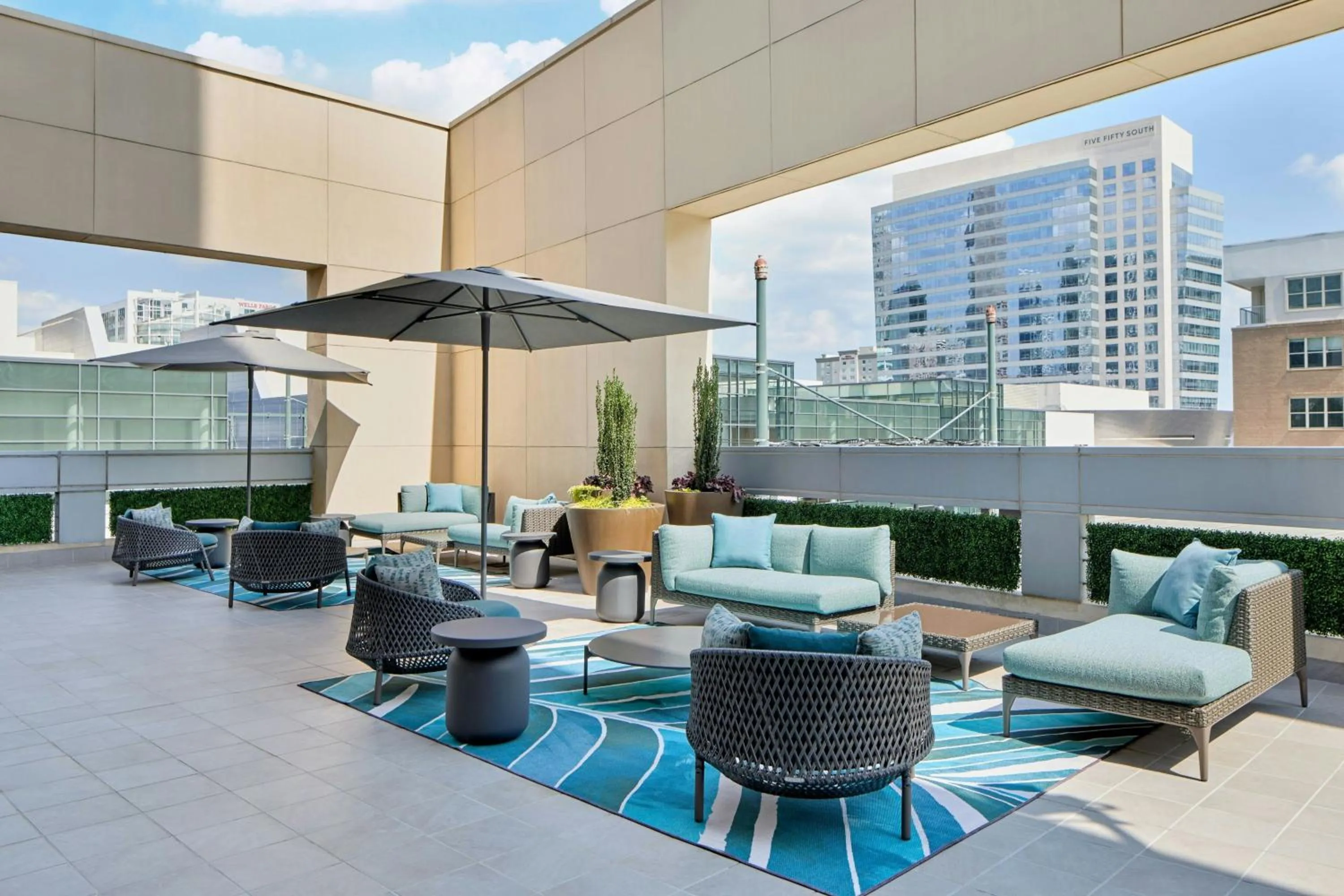Lounge or bar in The Westin Charlotte