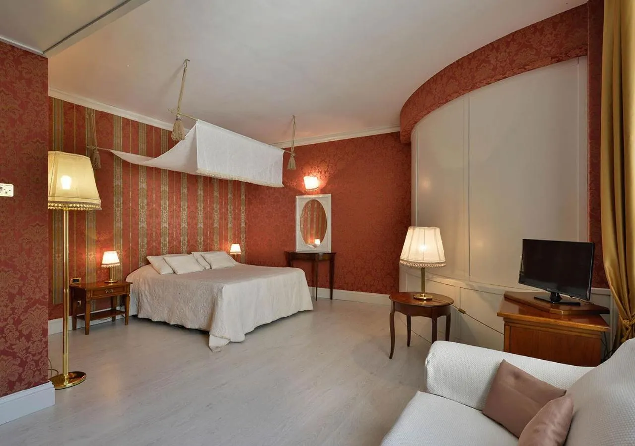 Photo of the whole room, Bed in Hotel Meridiana