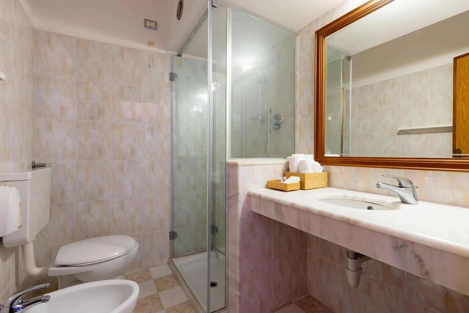 Shower in Hotel Internazionale