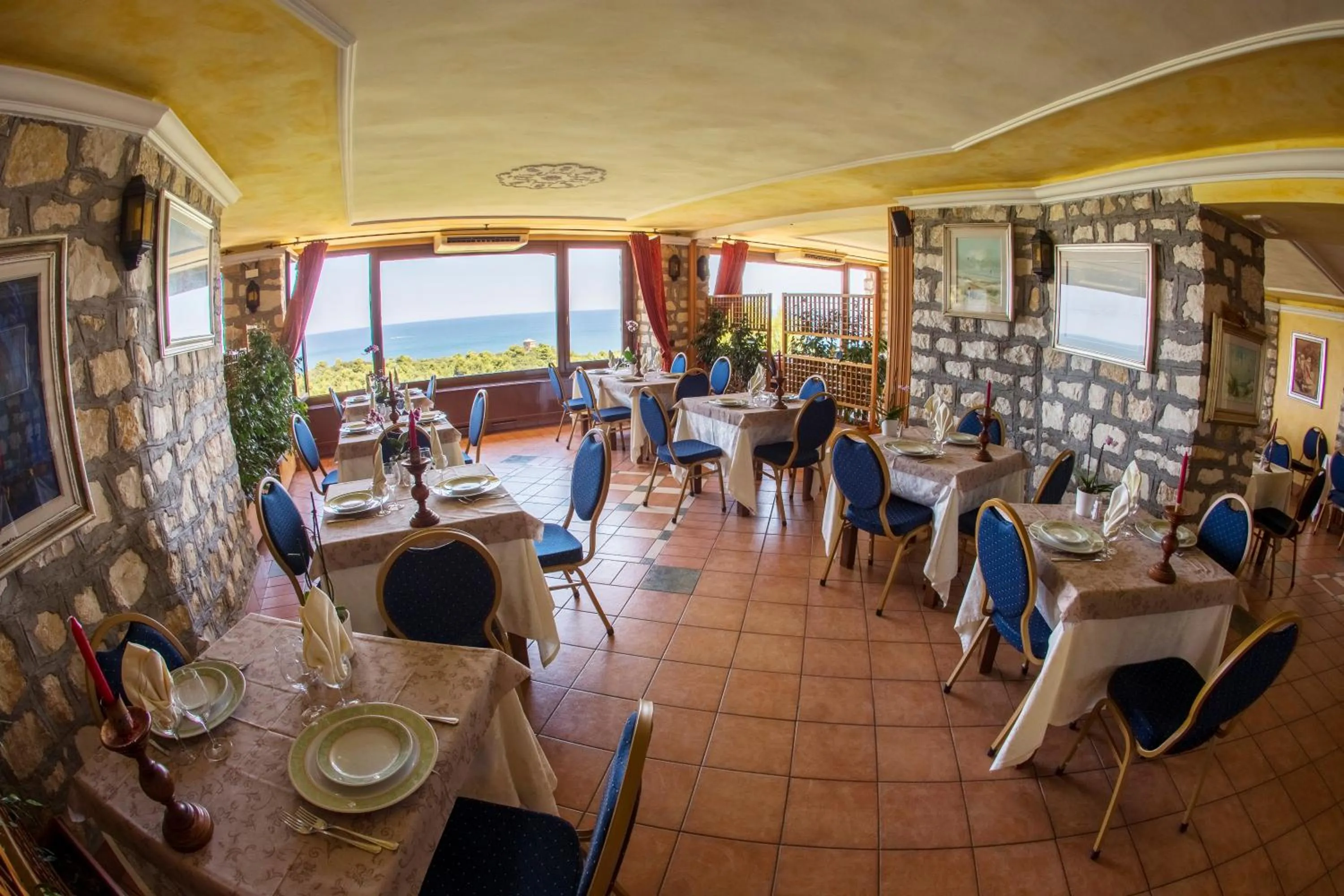 Restaurant/places to eat in Hotel Internazionale