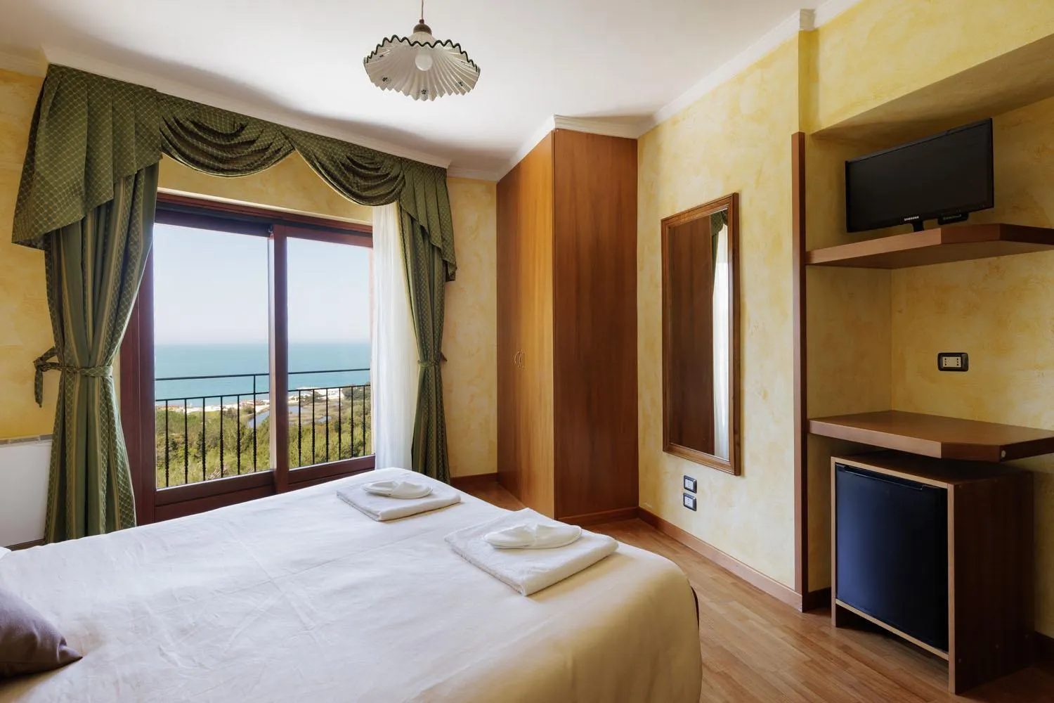 Bed in Hotel Internazionale