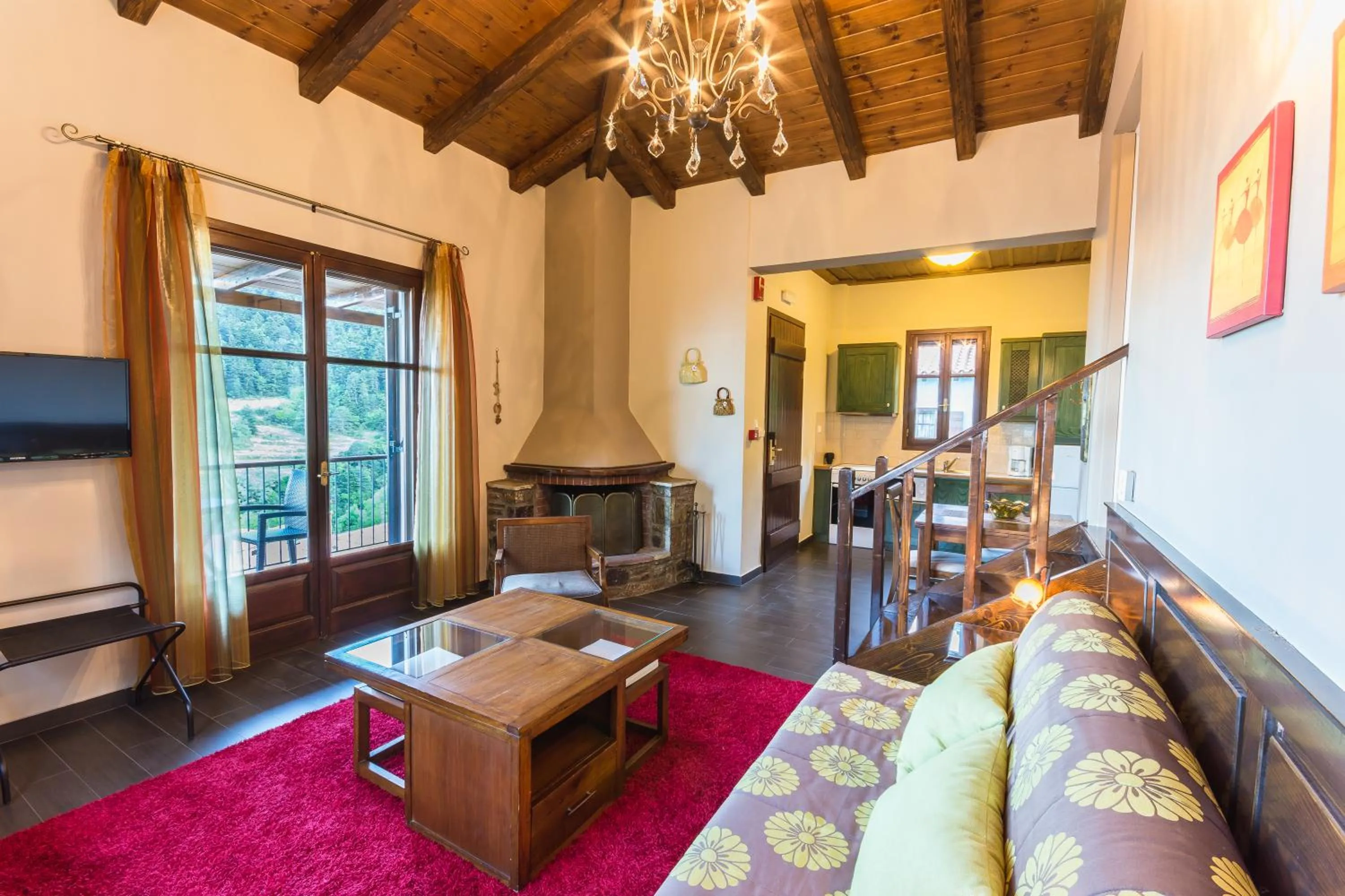 Kitchen or kitchenette in Ilaeira Mountain Resort