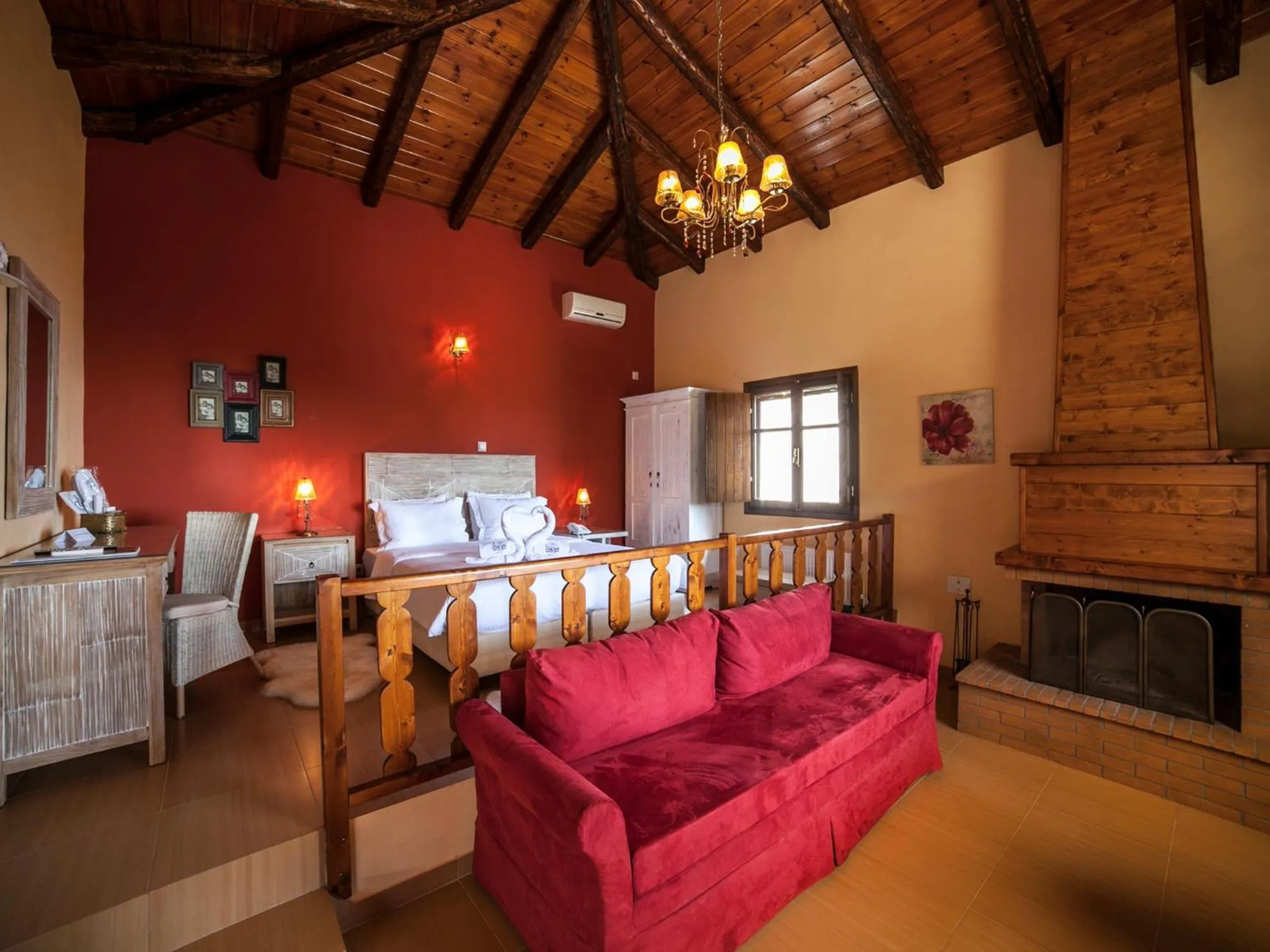 Living room, Bed in Ilaeira Mountain Resort
