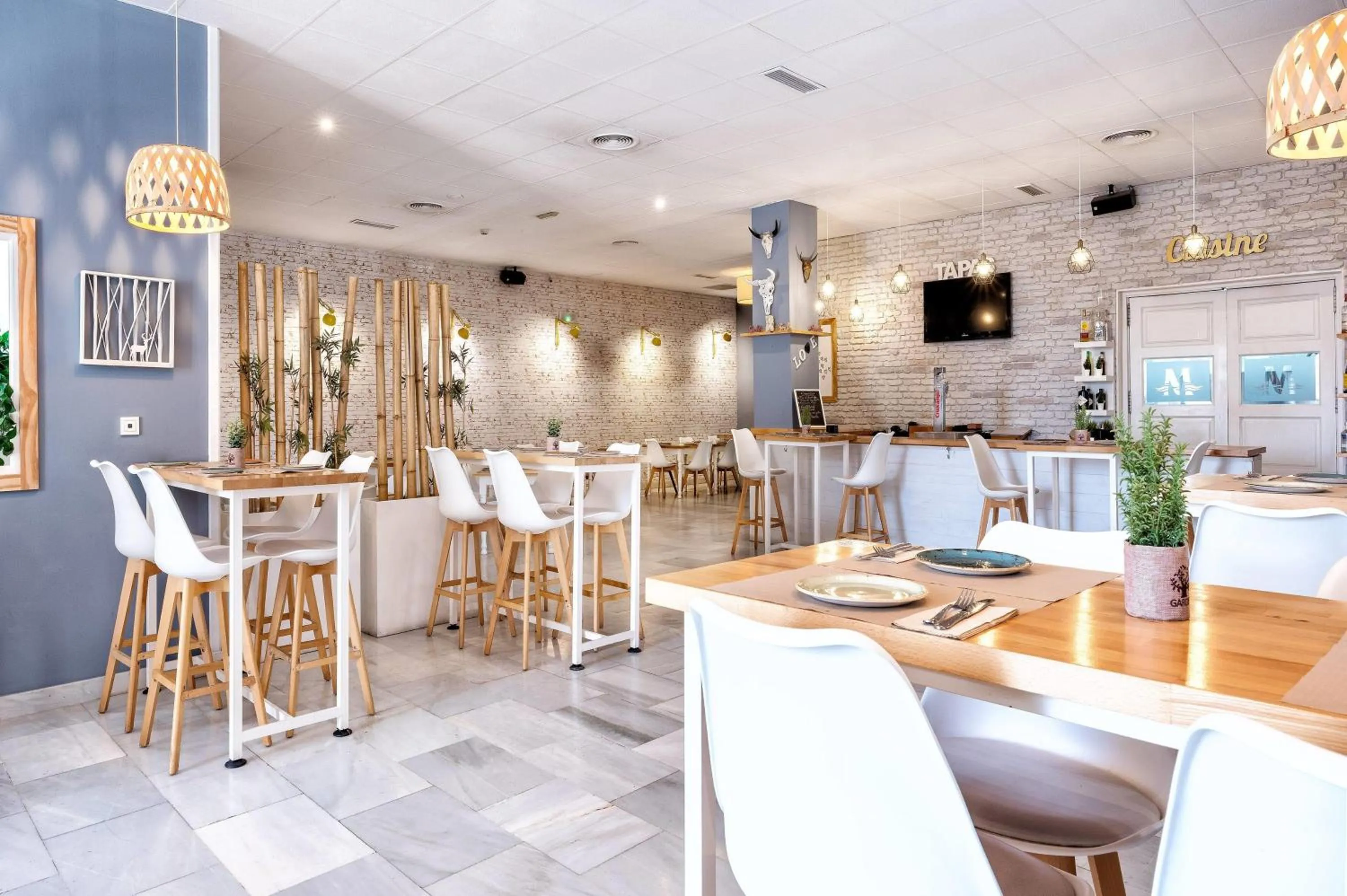 Restaurant/places to eat in Hotel Melilla Puerto, Affiliated by Meliá