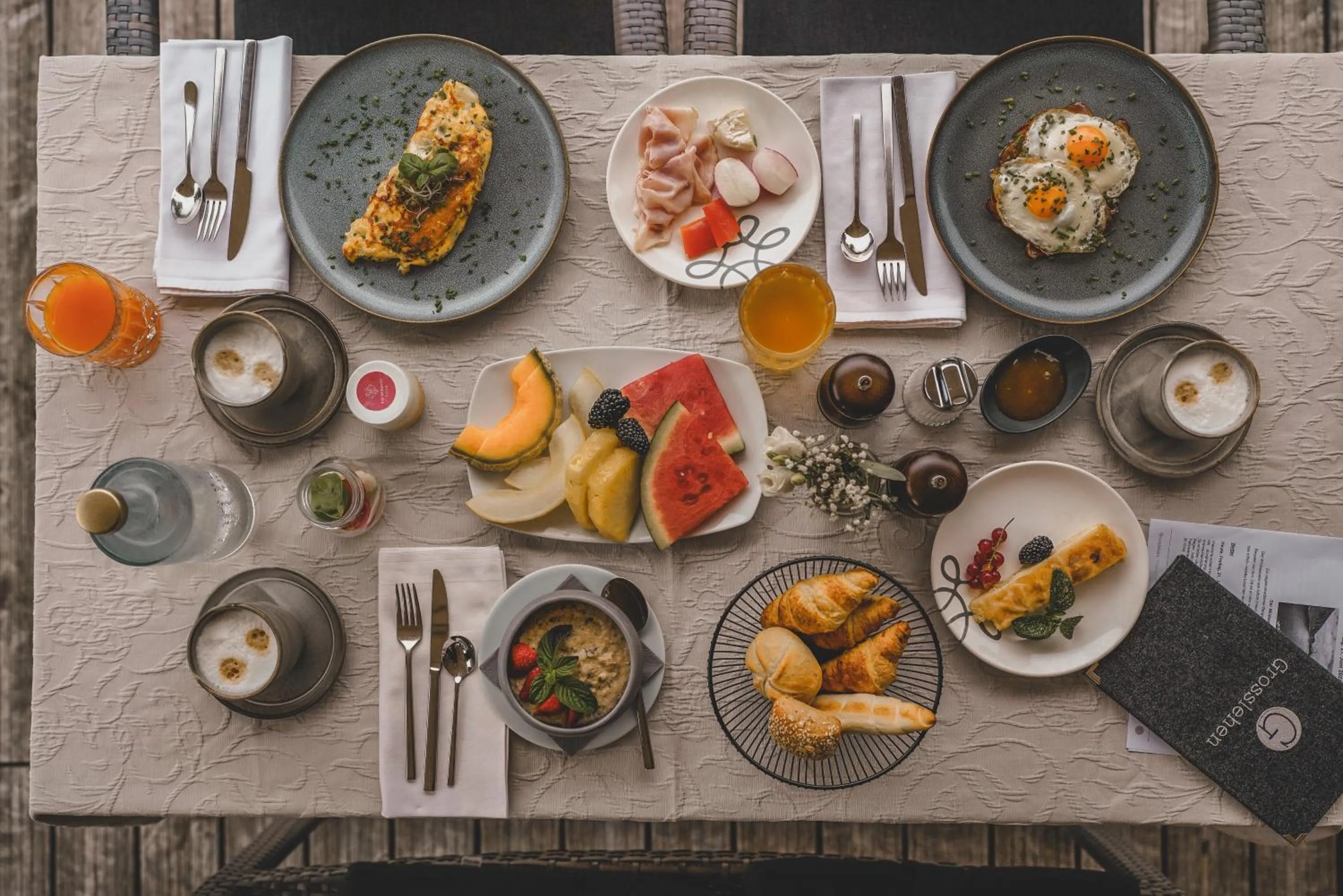 Restaurant/places to eat in Farm Hotel Chalet Grosslehen