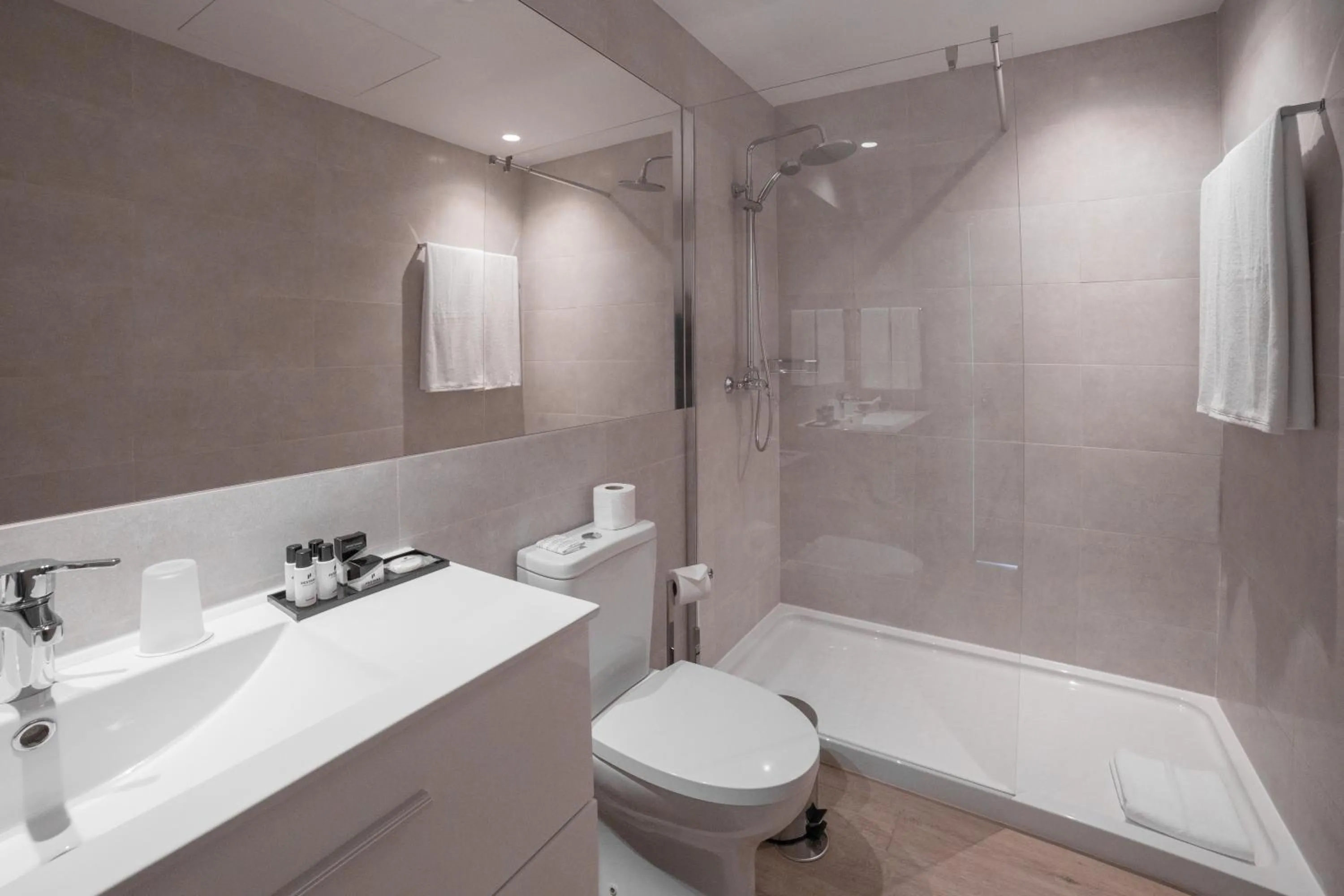 Shower in Pestana Quinta do Arco Nature & Rose Garden Hotel