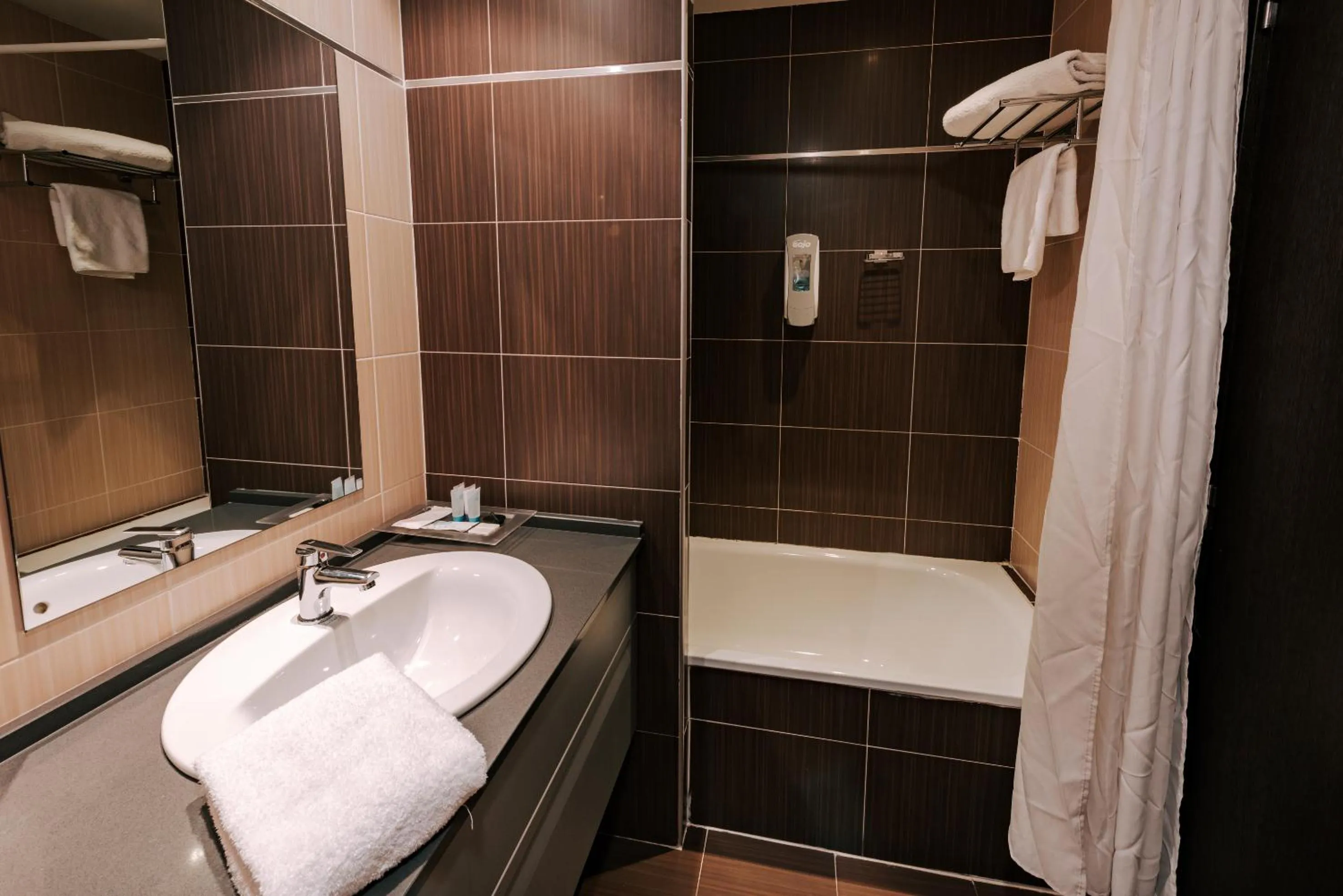 Bathroom in Zenit Aparthotel Hall 88