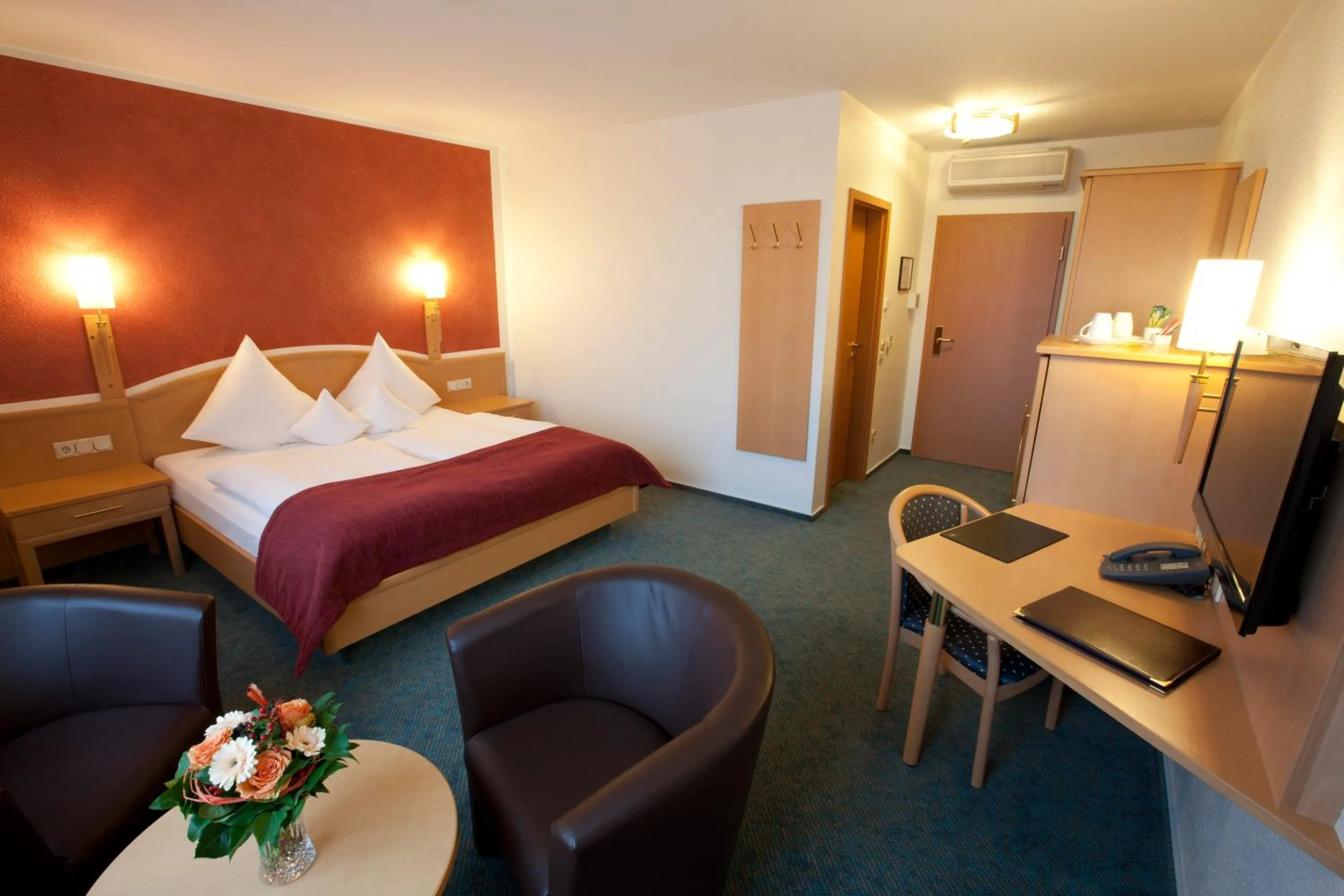 Photo of the whole room, Bed in Hotel Merkur