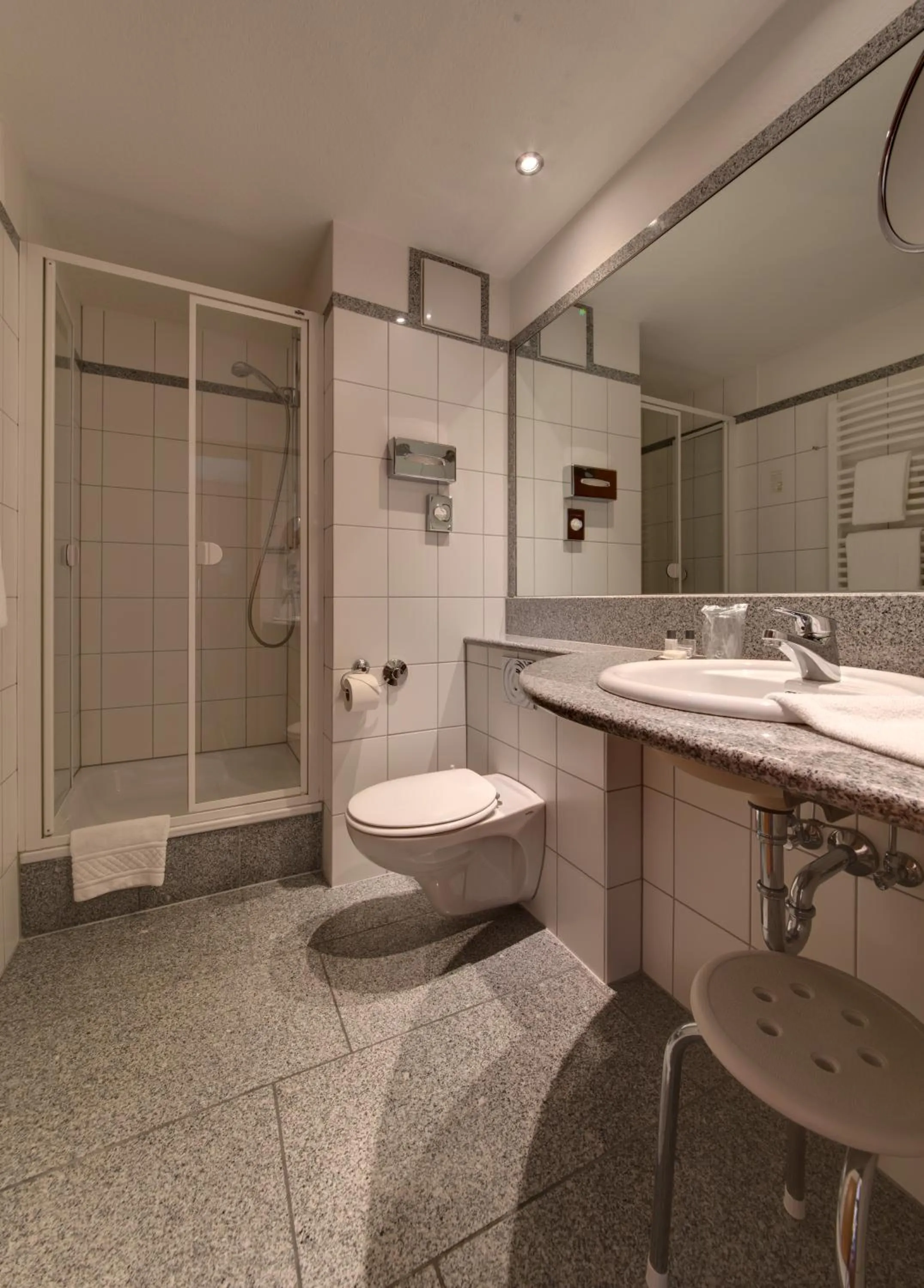 Bathroom in Hotel Merkur