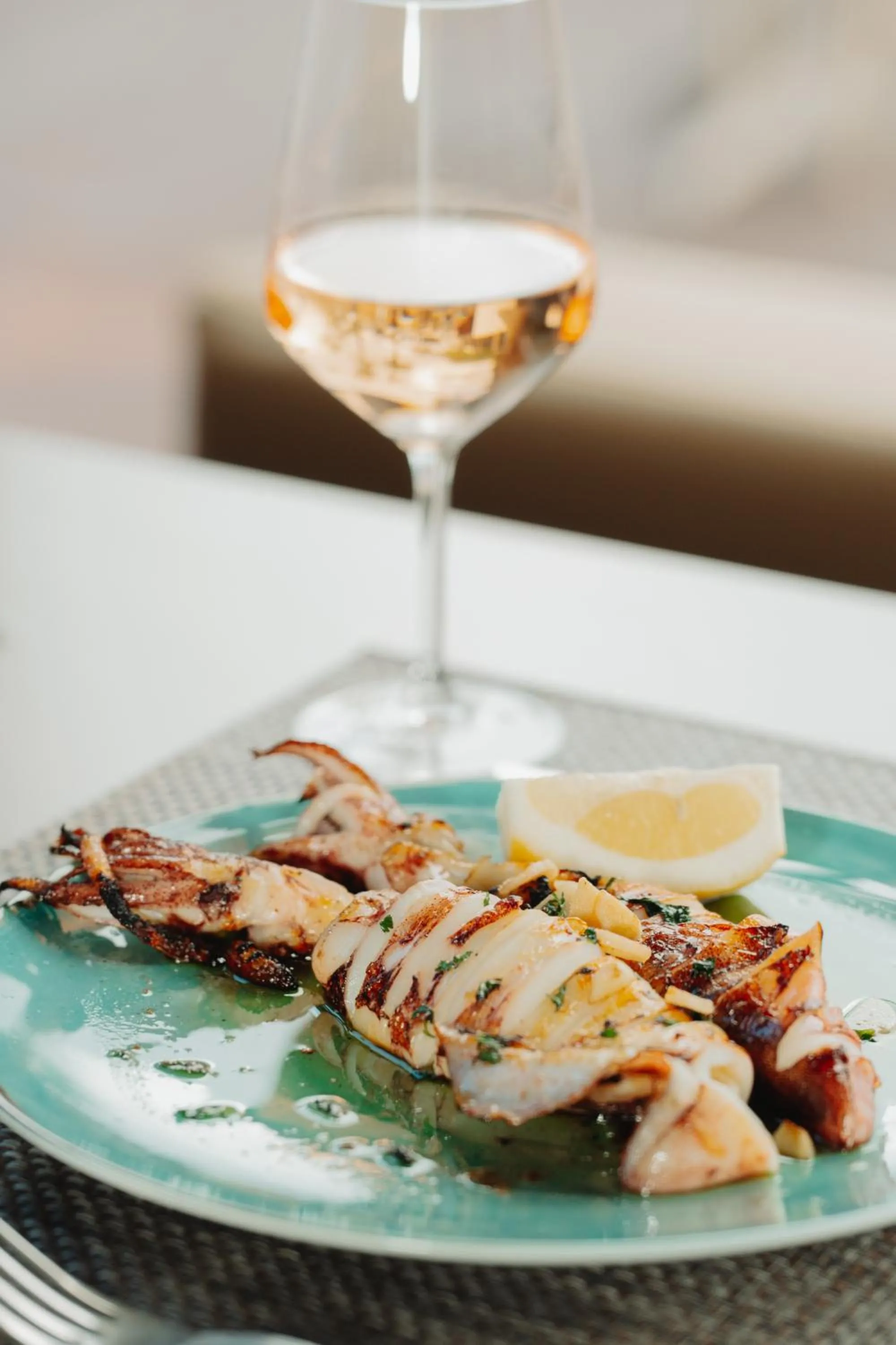 Restaurant/places to eat in Apartamentos Honorio - Pool and Garden