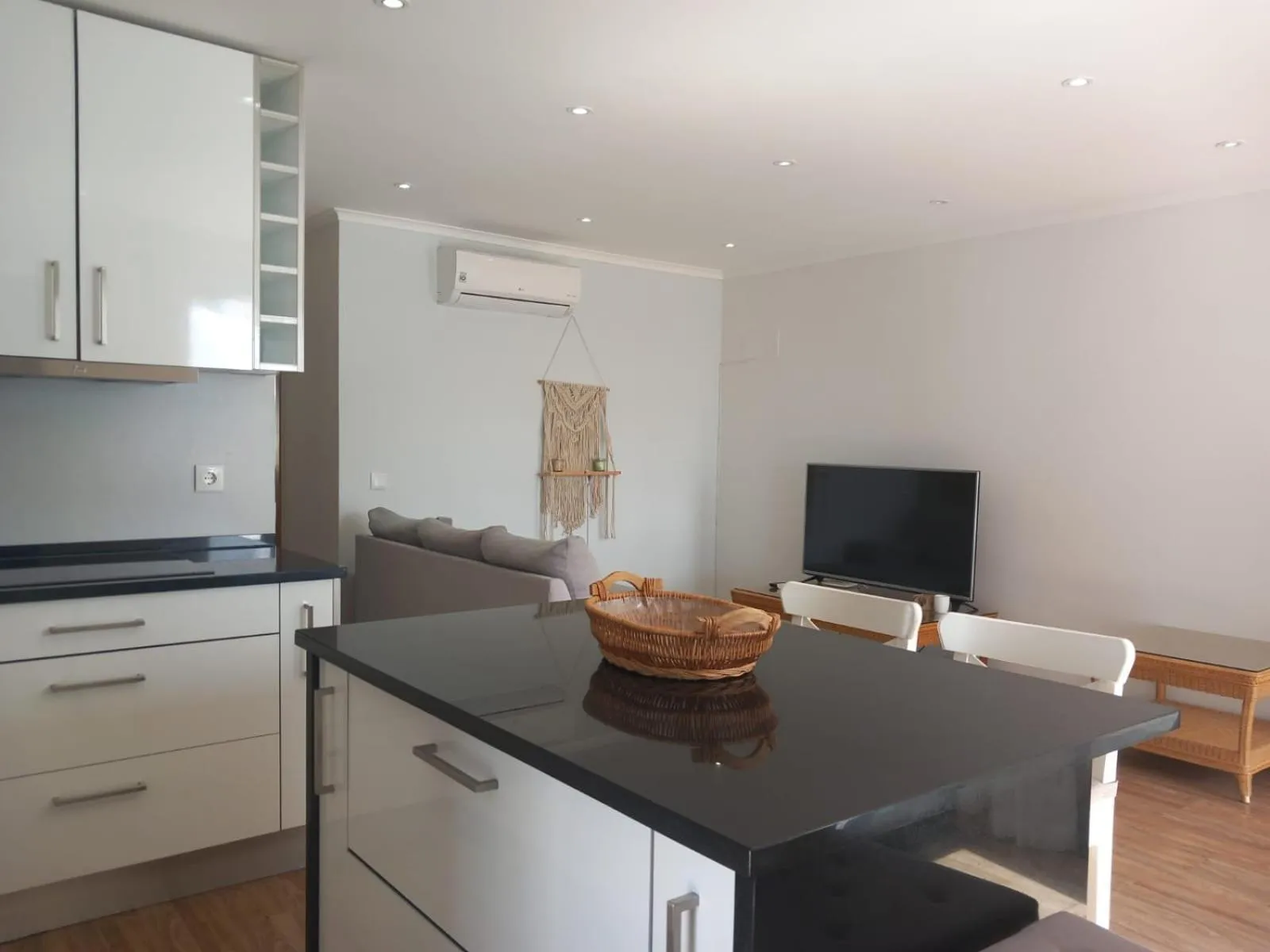 Living room in Apartamentos Honorio - Pool and Garden