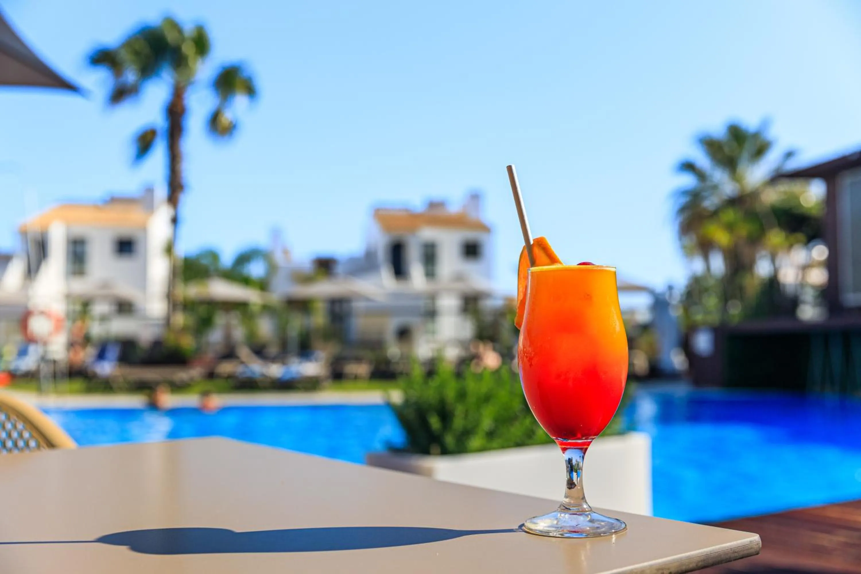 Restaurant/places to eat in Apartamentos Honorio - Pool and Garden