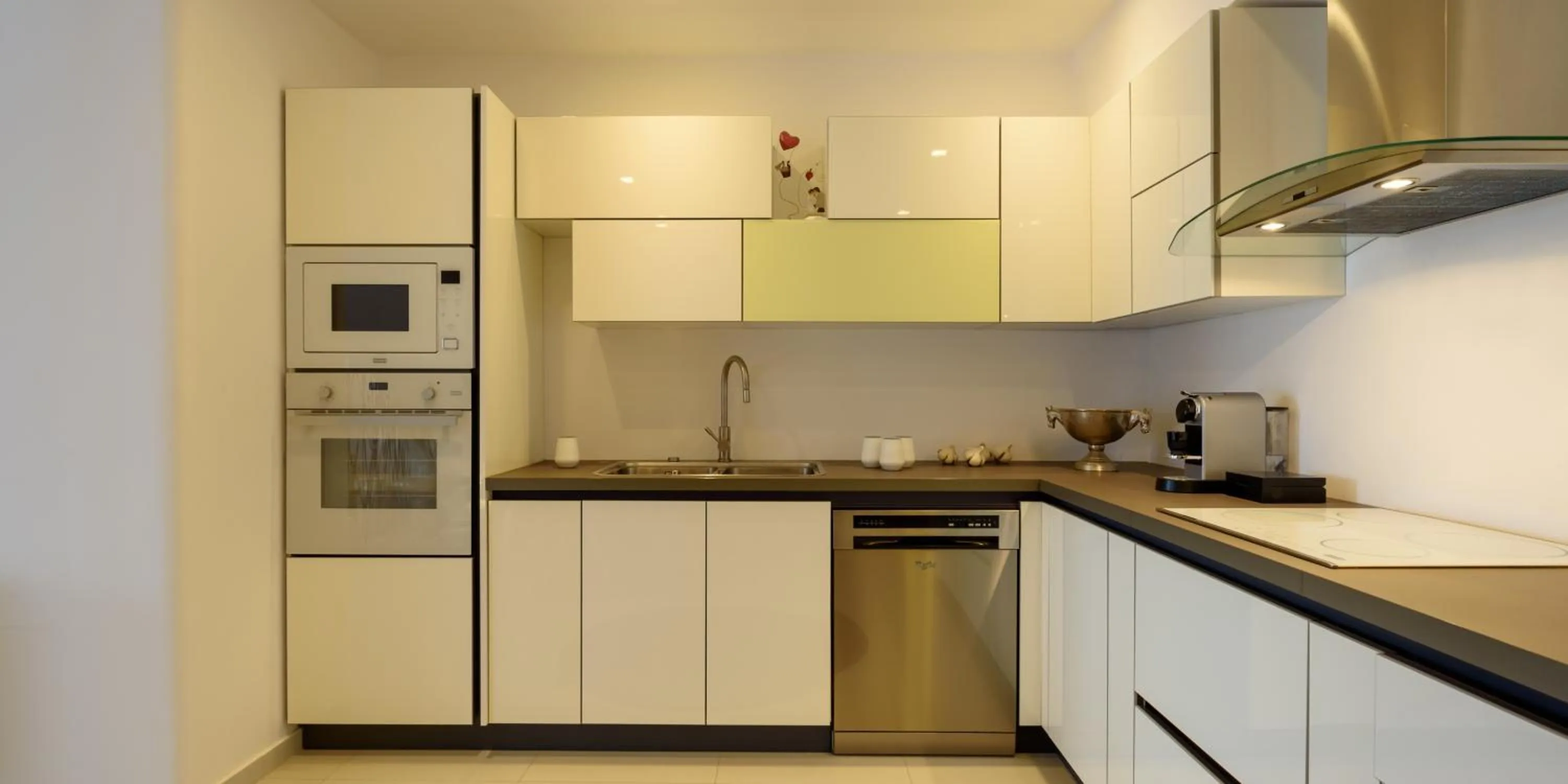 Kitchen or kitchenette in Amor Hideaway Villas