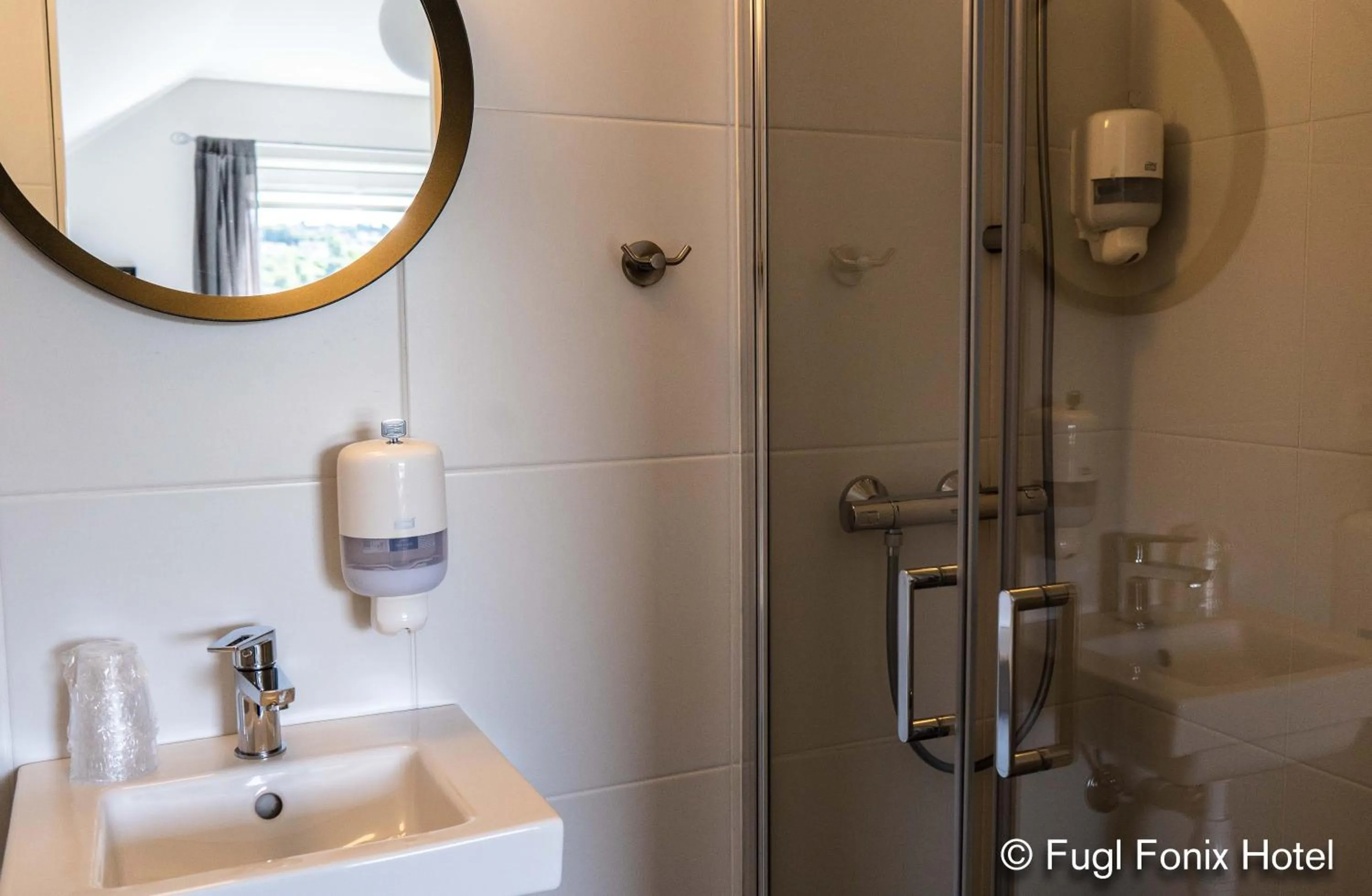 Shower in Fugl Fønix Hotel