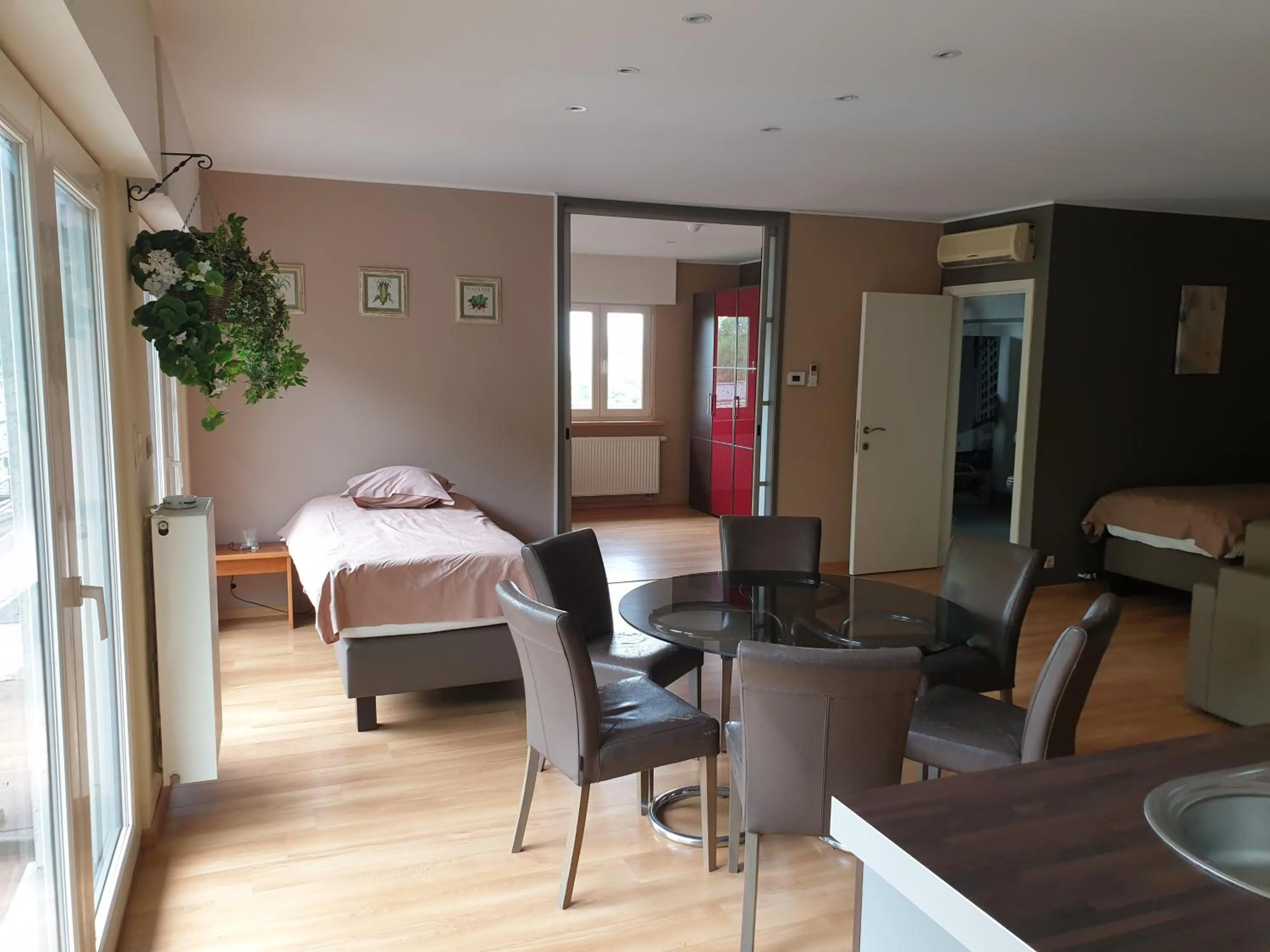 Property building, Bed in Hotel Belvedere