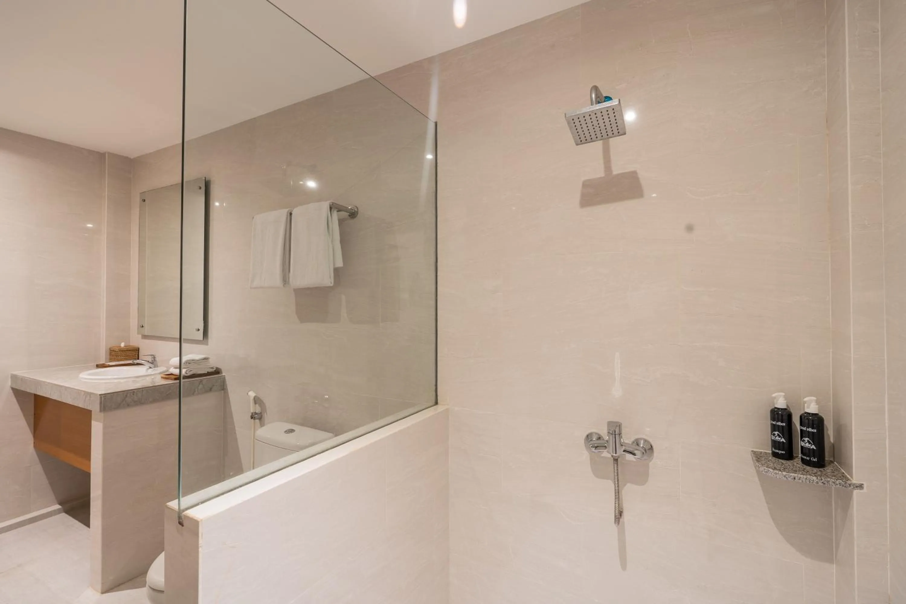 Bathroom in Suka Beach Inn