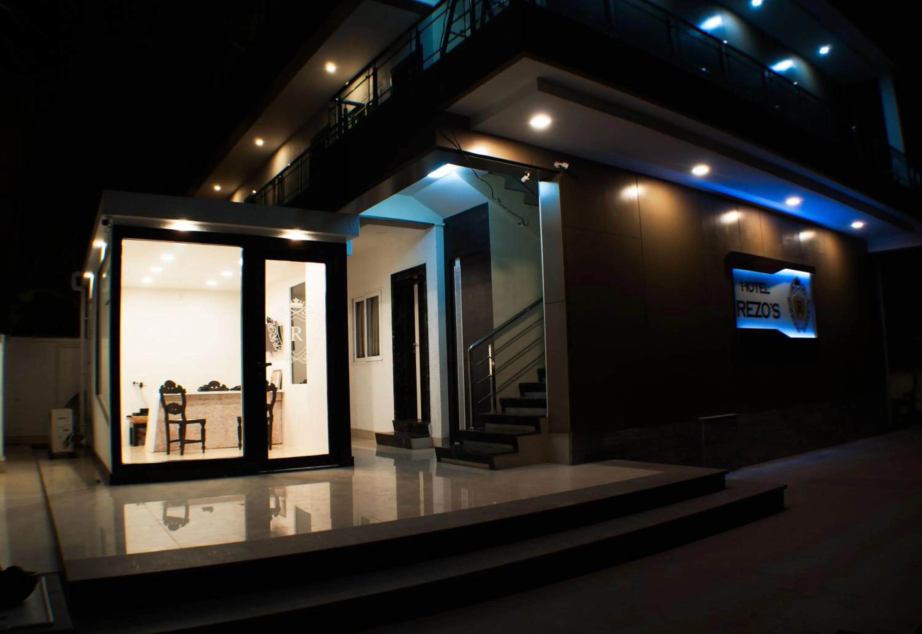 Facade/entrance in Hotel Rezo's