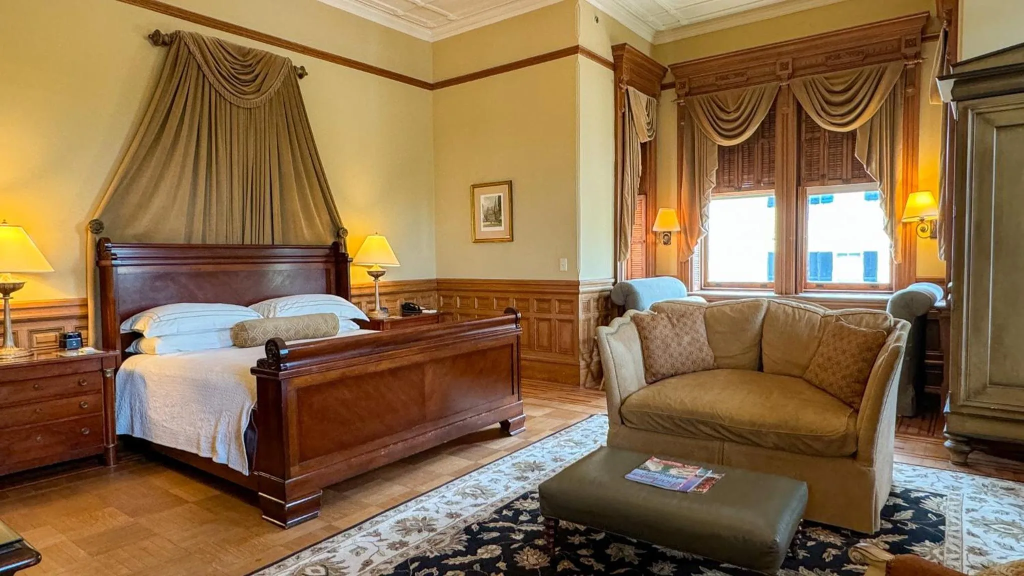 Photo of the whole room, Bed in Wentworth Mansion