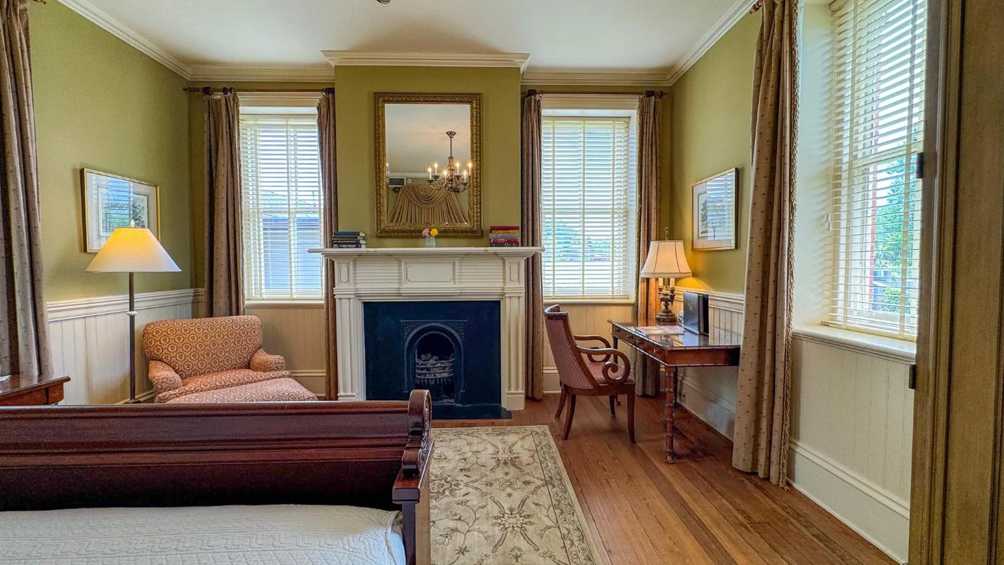 Photo of the whole room, Bed in Wentworth Mansion