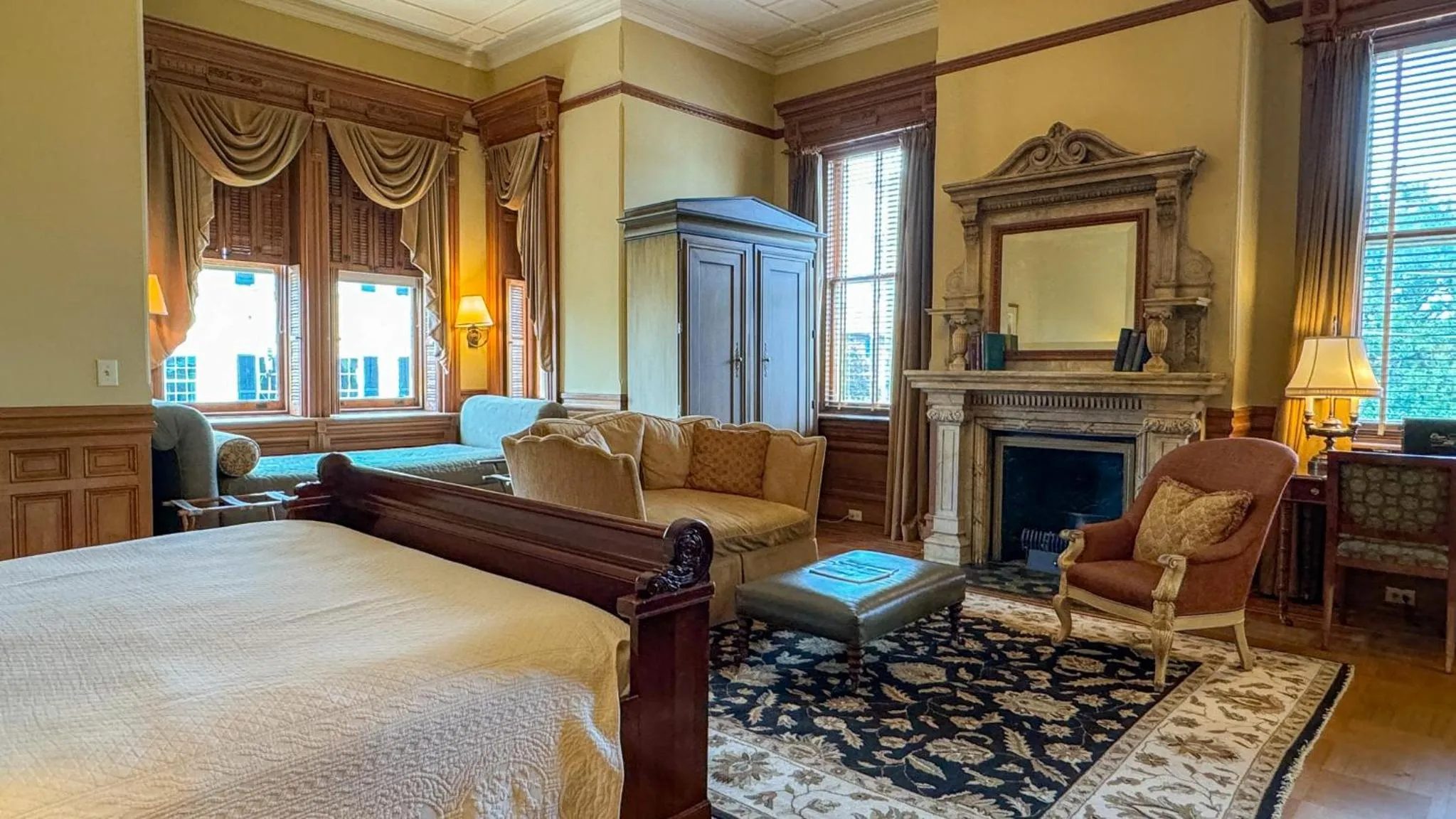 Photo of the whole room, Bed in Wentworth Mansion