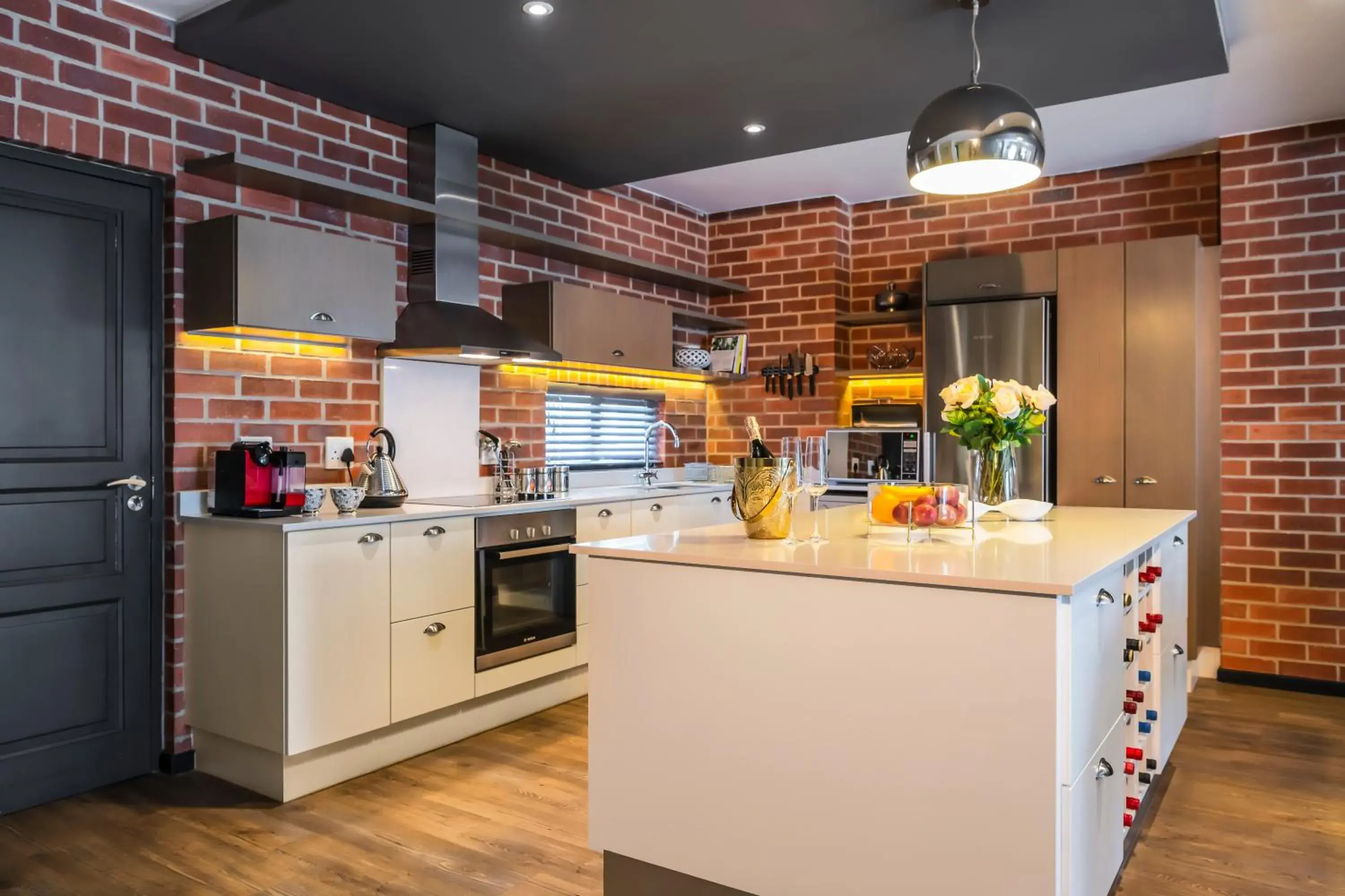 Three-Bedroom Apartment in CAG The Vantage Rosebank Three-Bedroom Apartment in CAG The Vantage Rosebank