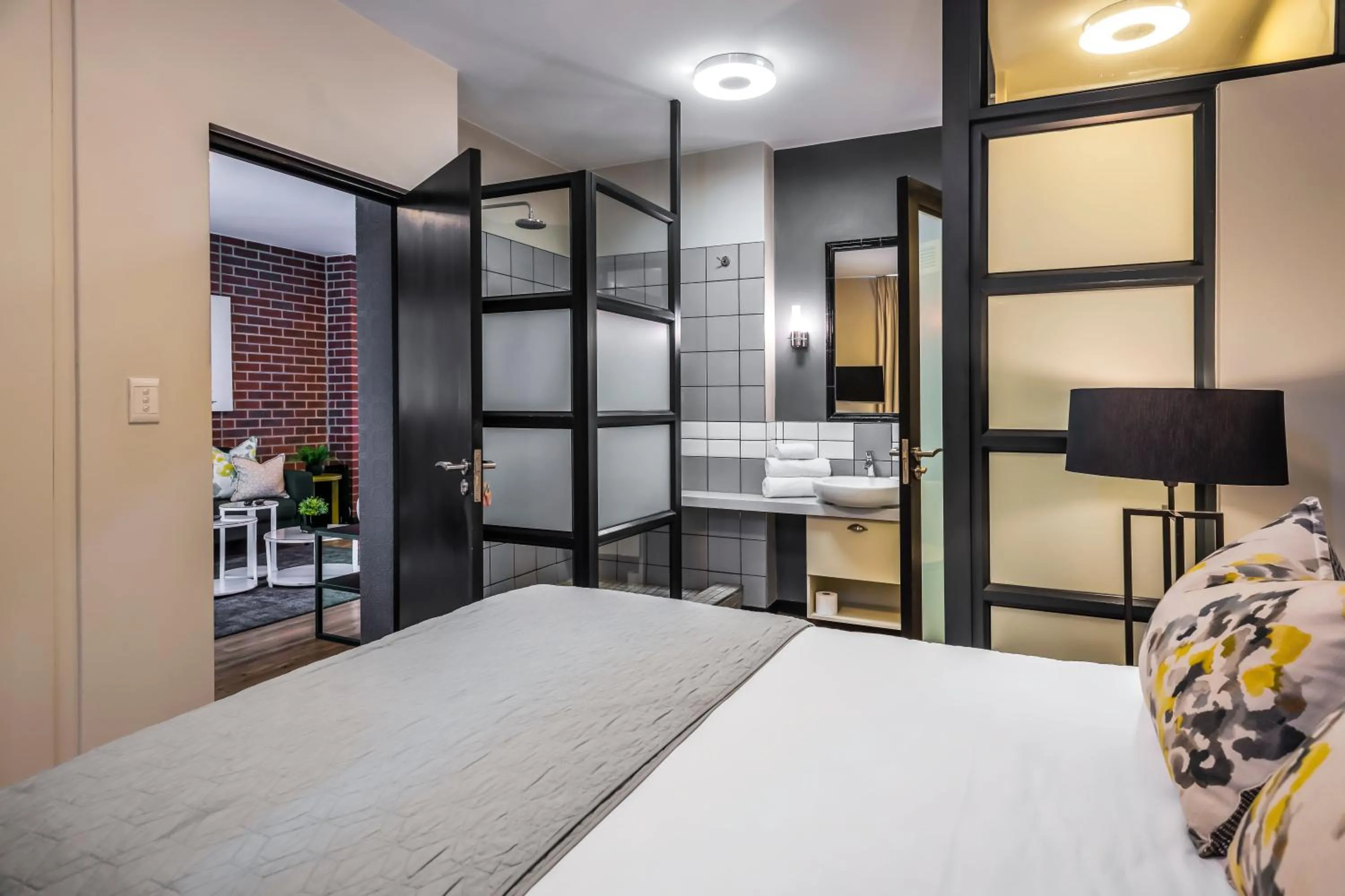 Shower, Bed in CAG The Vantage Rosebank
