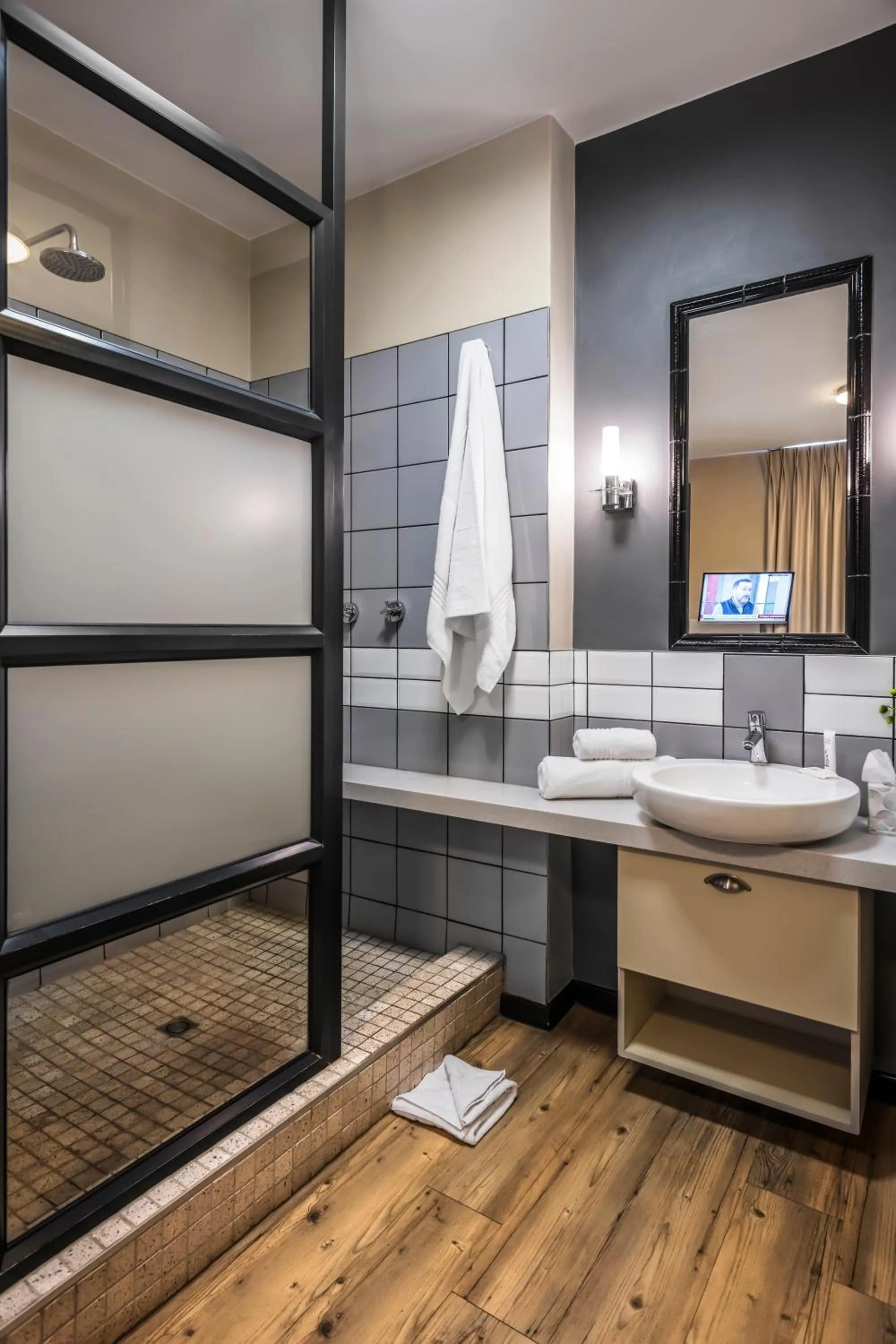 Shower in CAG The Vantage Rosebank