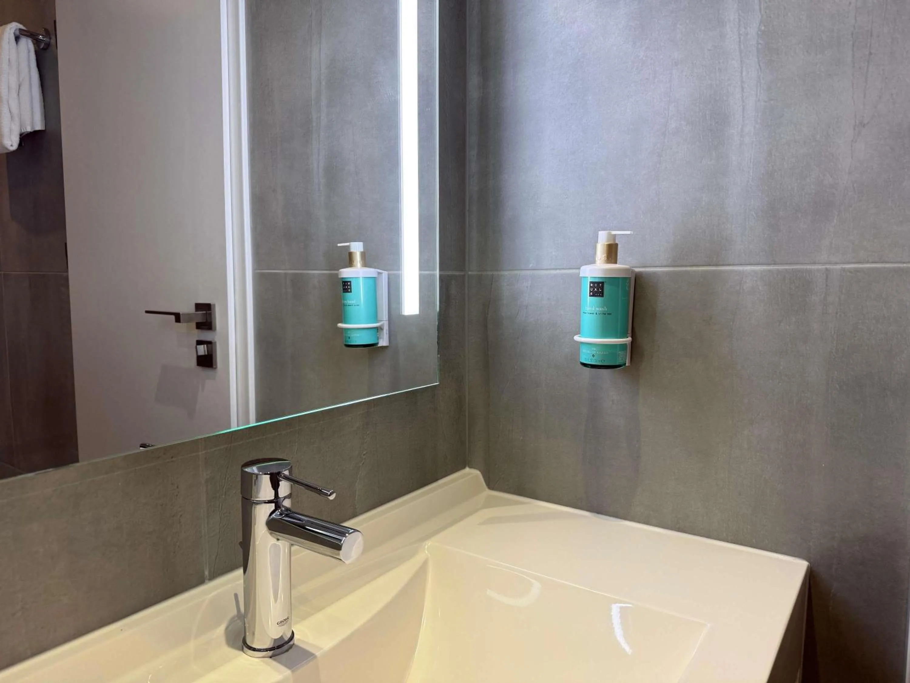 Bedroom in Novotel Wrocław Centrum