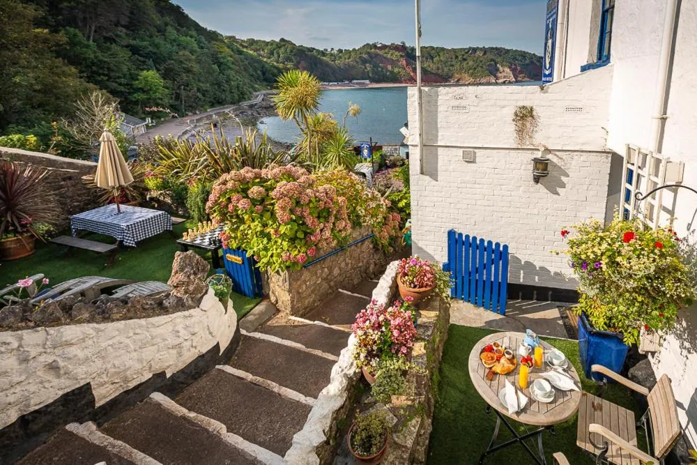 Garden in Cary Arms & Spa