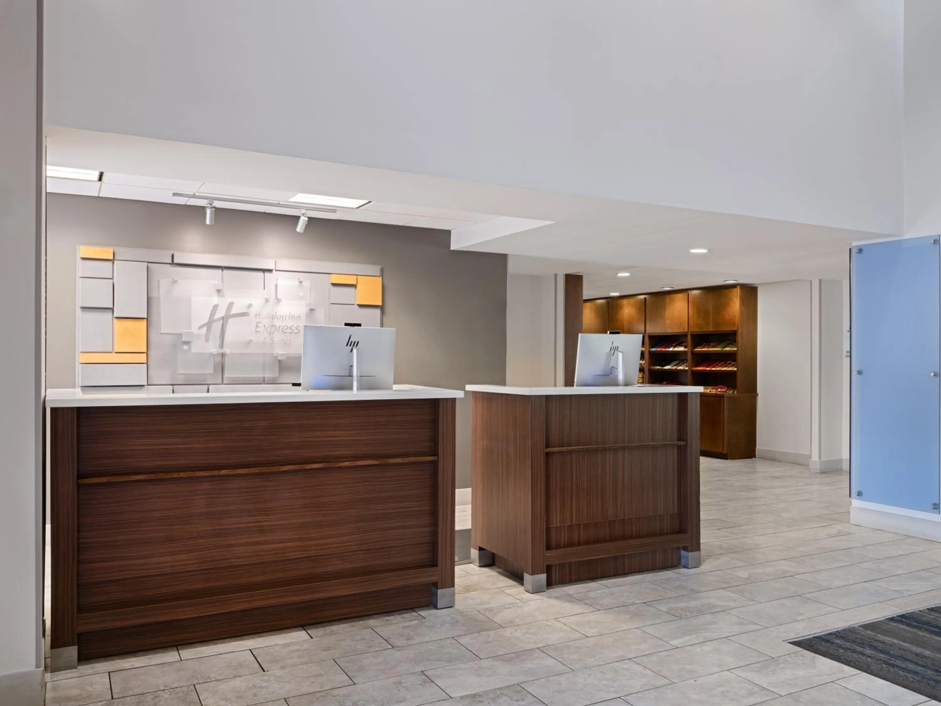 Lobby or reception in Holiday Inn Express & Suites Augusta West - Ft Gordon Area by IHG