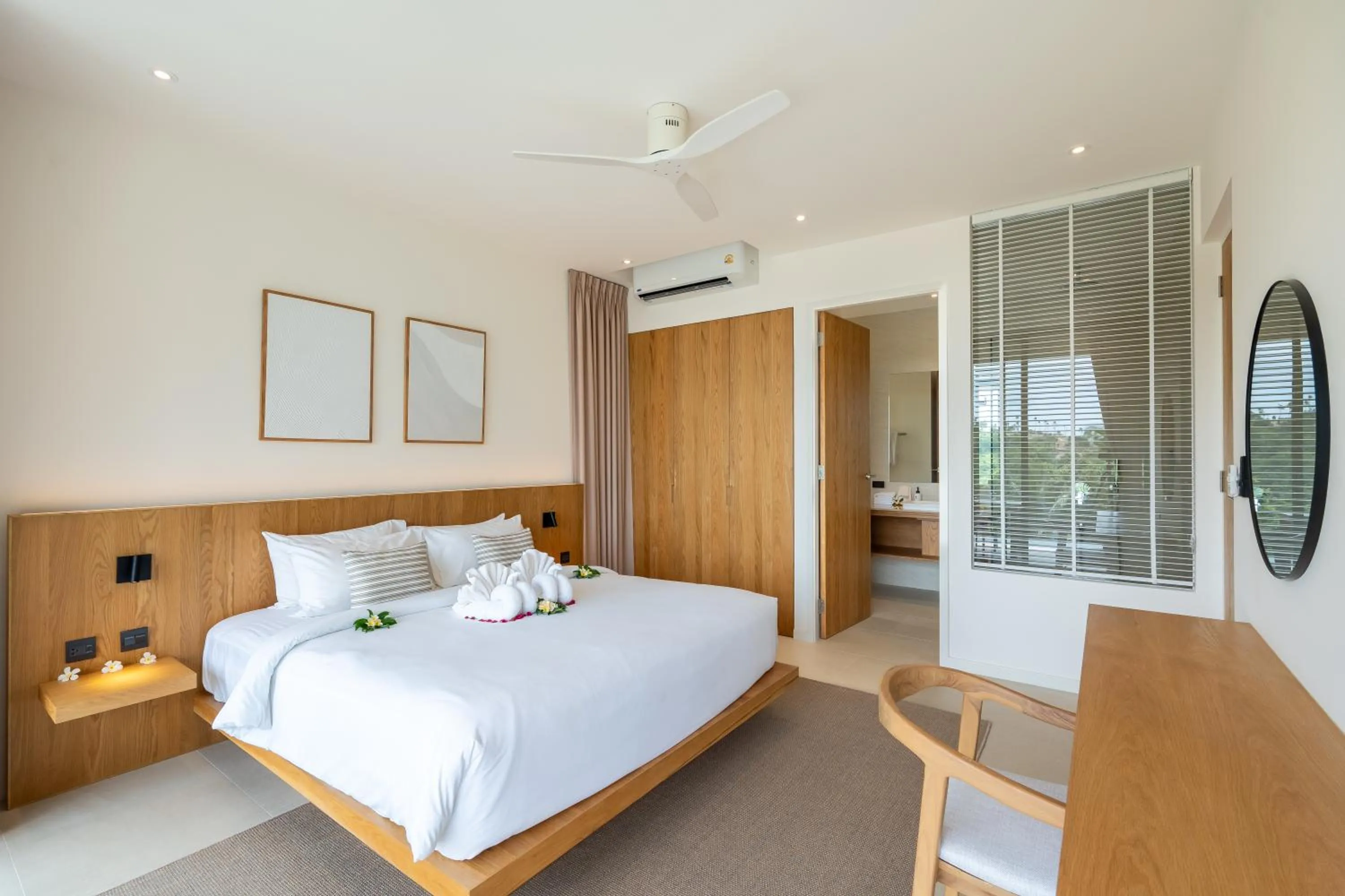 Bed in Bay Villas Koh Phangan